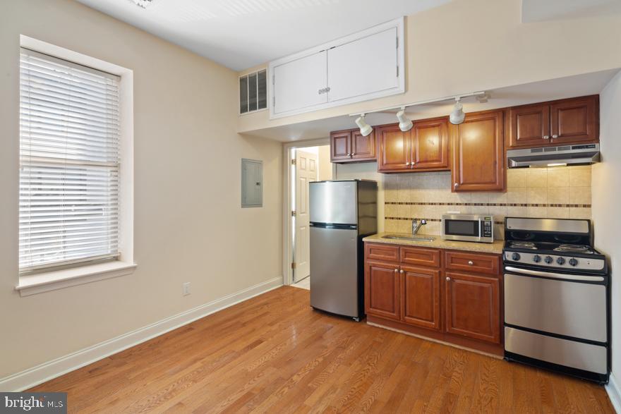 POINT BREEZE - Residential Lease