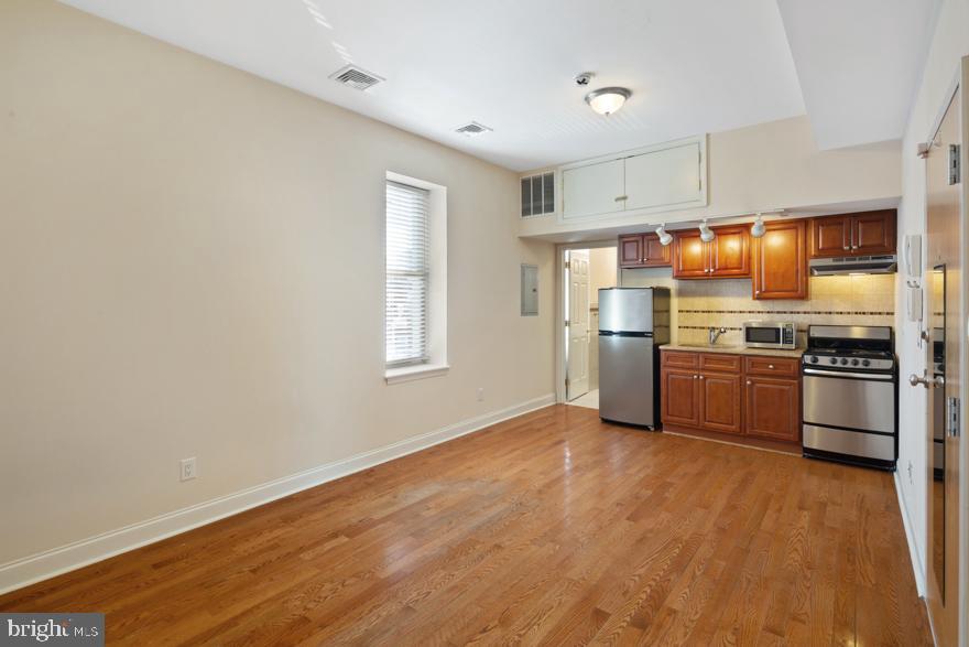 POINT BREEZE - Residential Lease