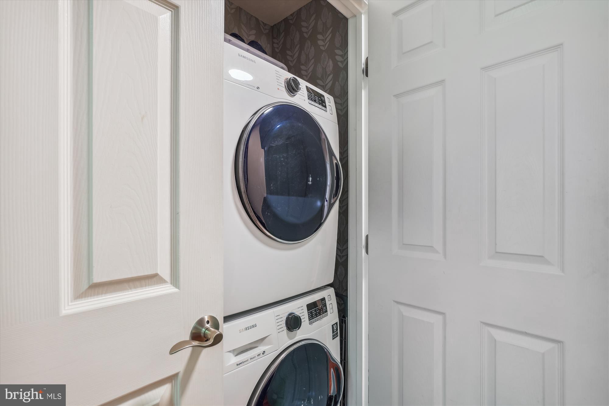 CAMERON STATION - Residential