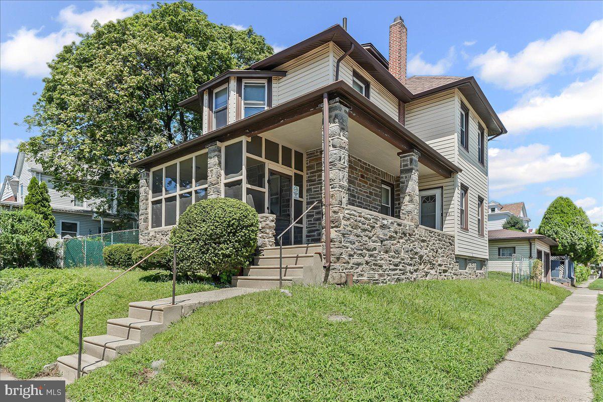 LAWNDALE - Residential