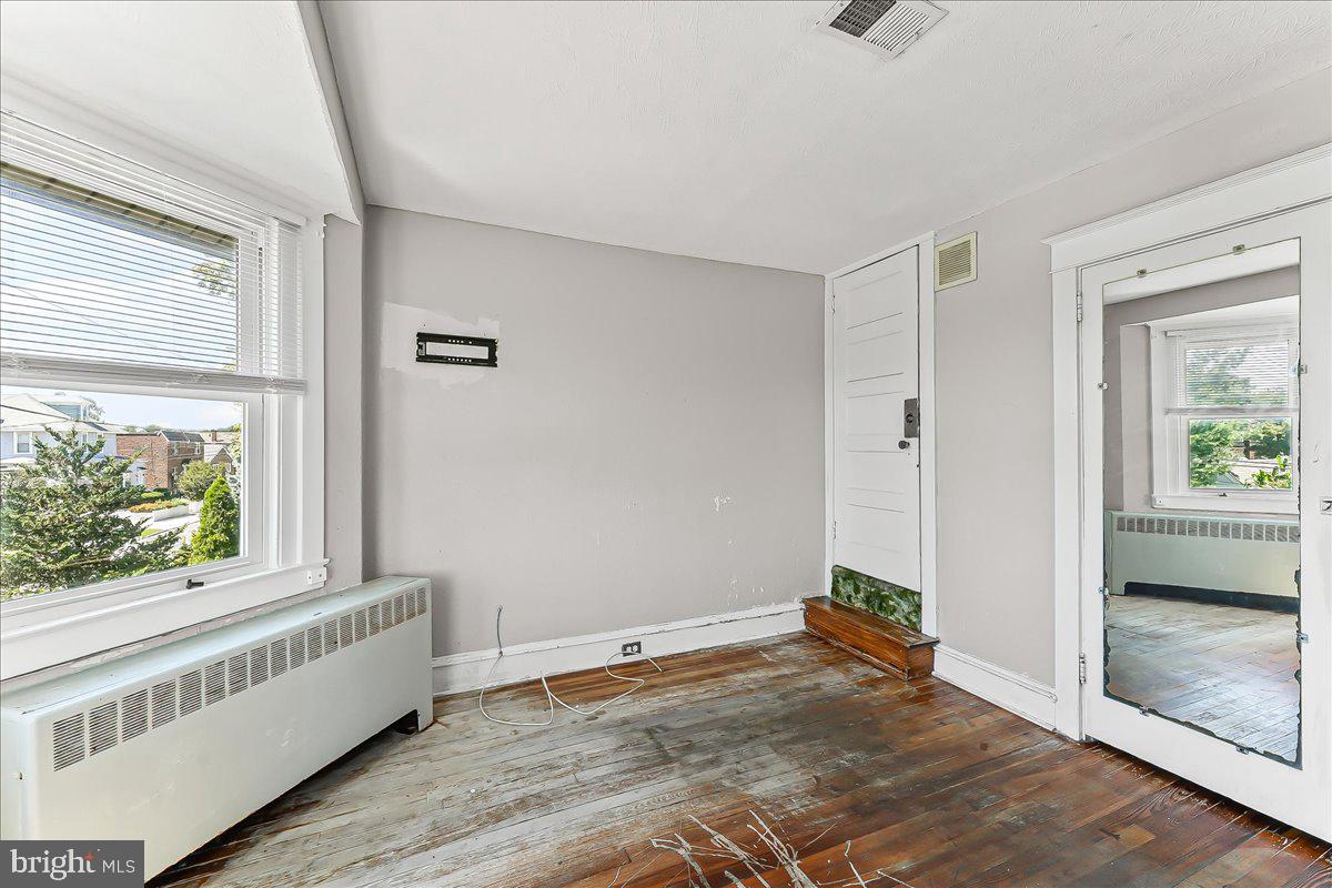 LAWNDALE - Residential