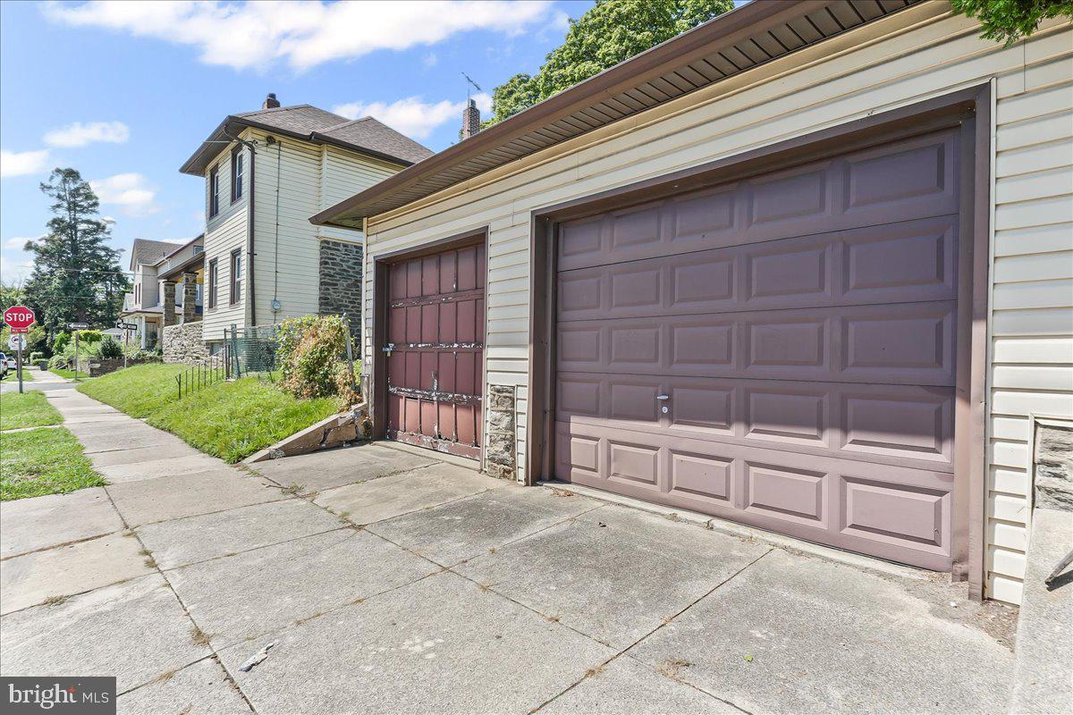 LAWNDALE - Residential