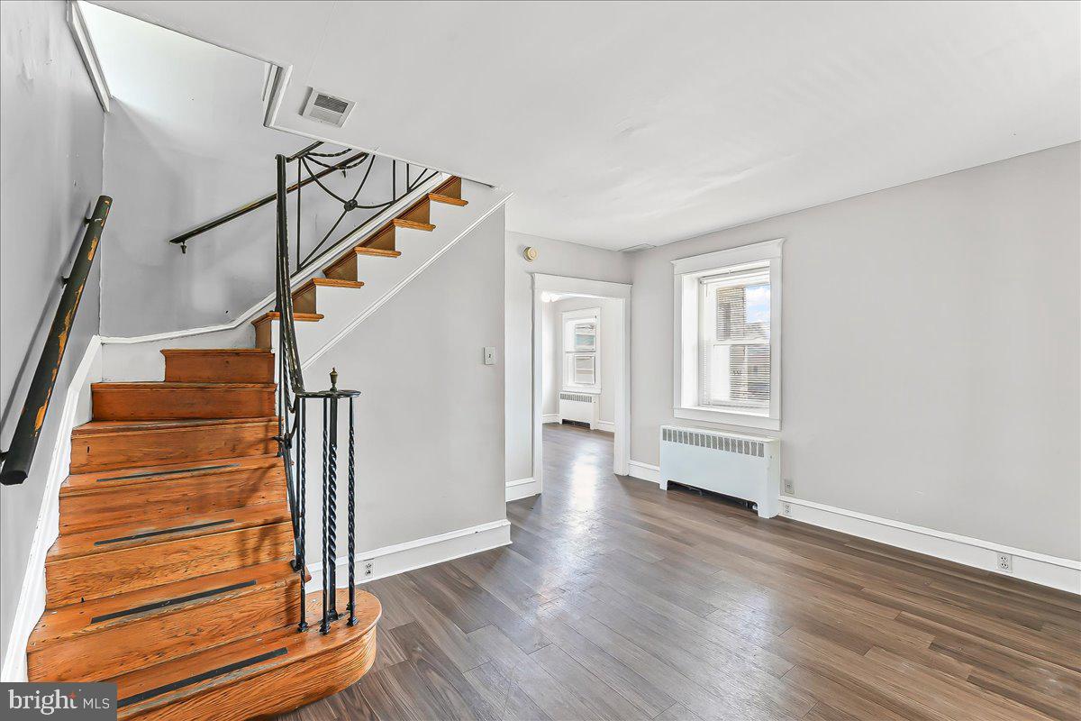 LAWNDALE - Residential