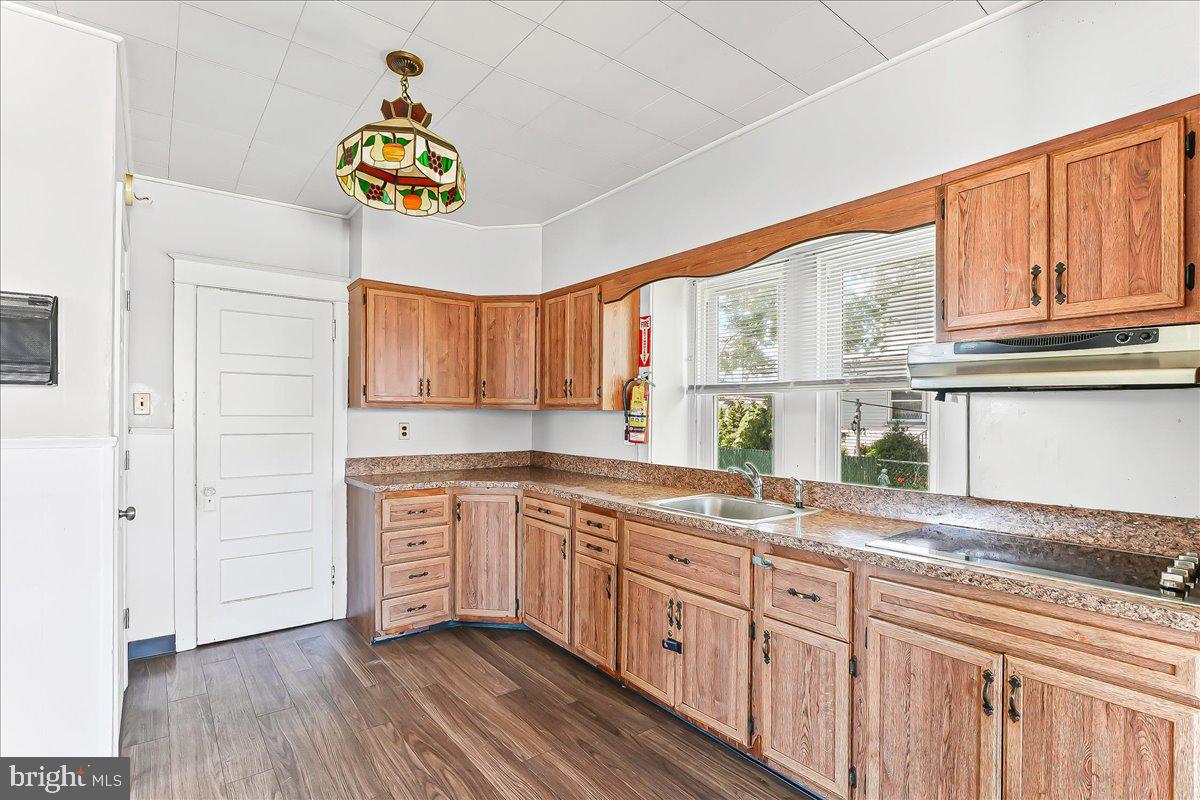 LAWNDALE - Residential