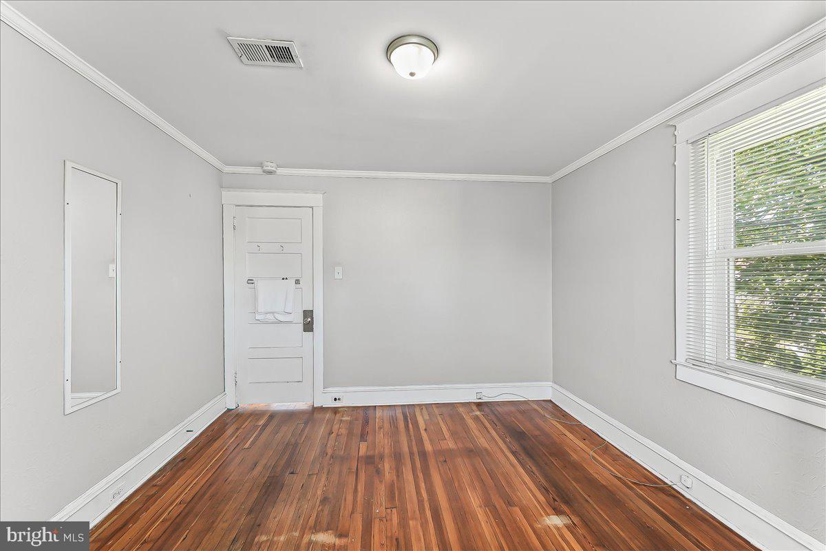 LAWNDALE - Residential