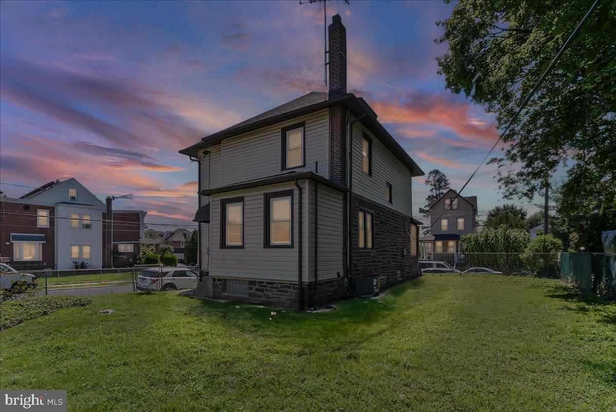 LAWNDALE - Residential