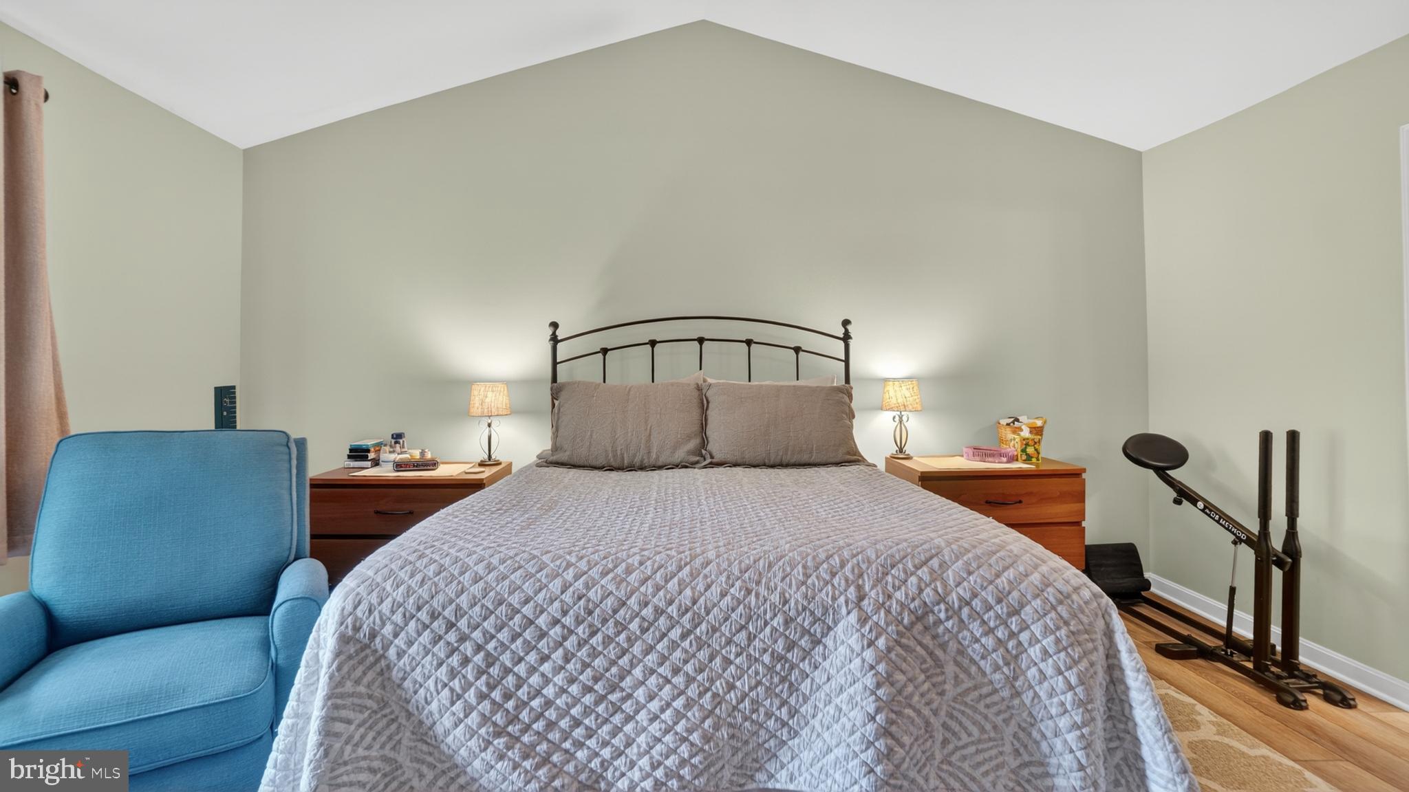 CHARING CROSS - Residential