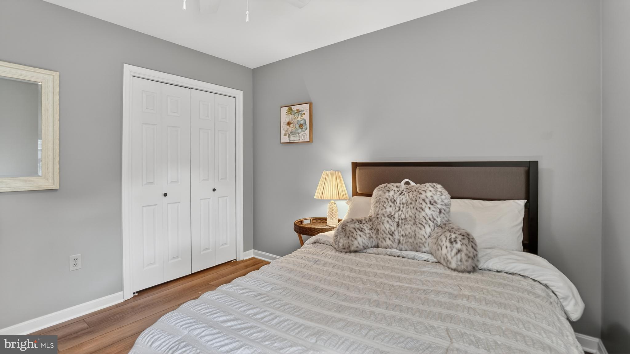 CHARING CROSS - Residential
