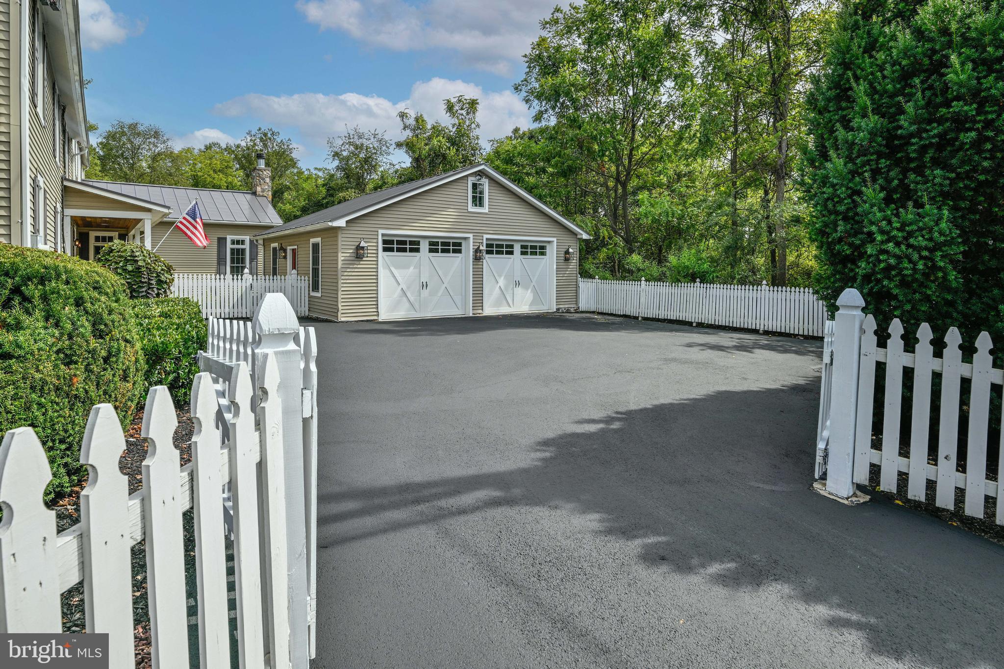 COACHMANS FIELD - Residential