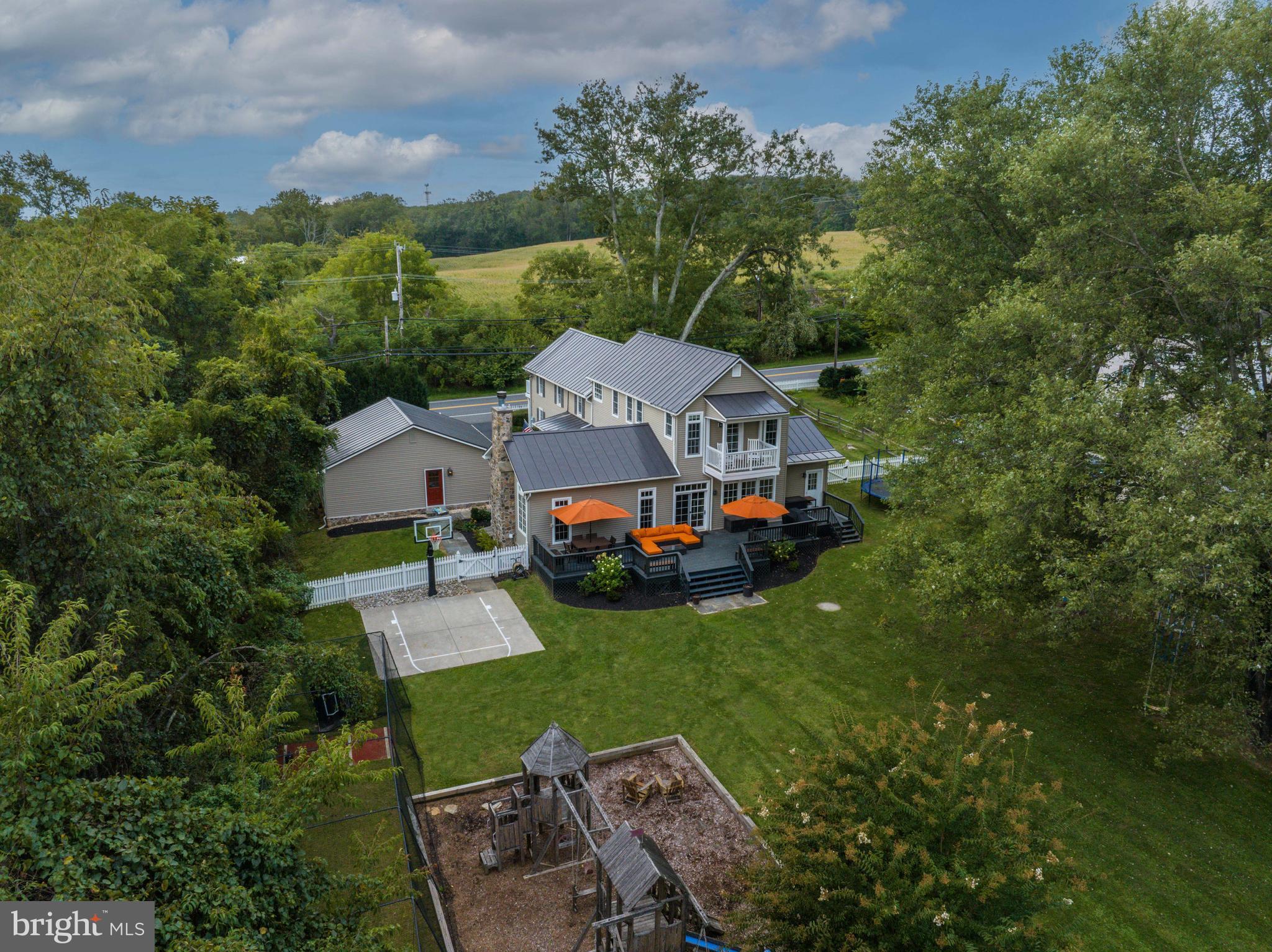 COACHMANS FIELD - Residential