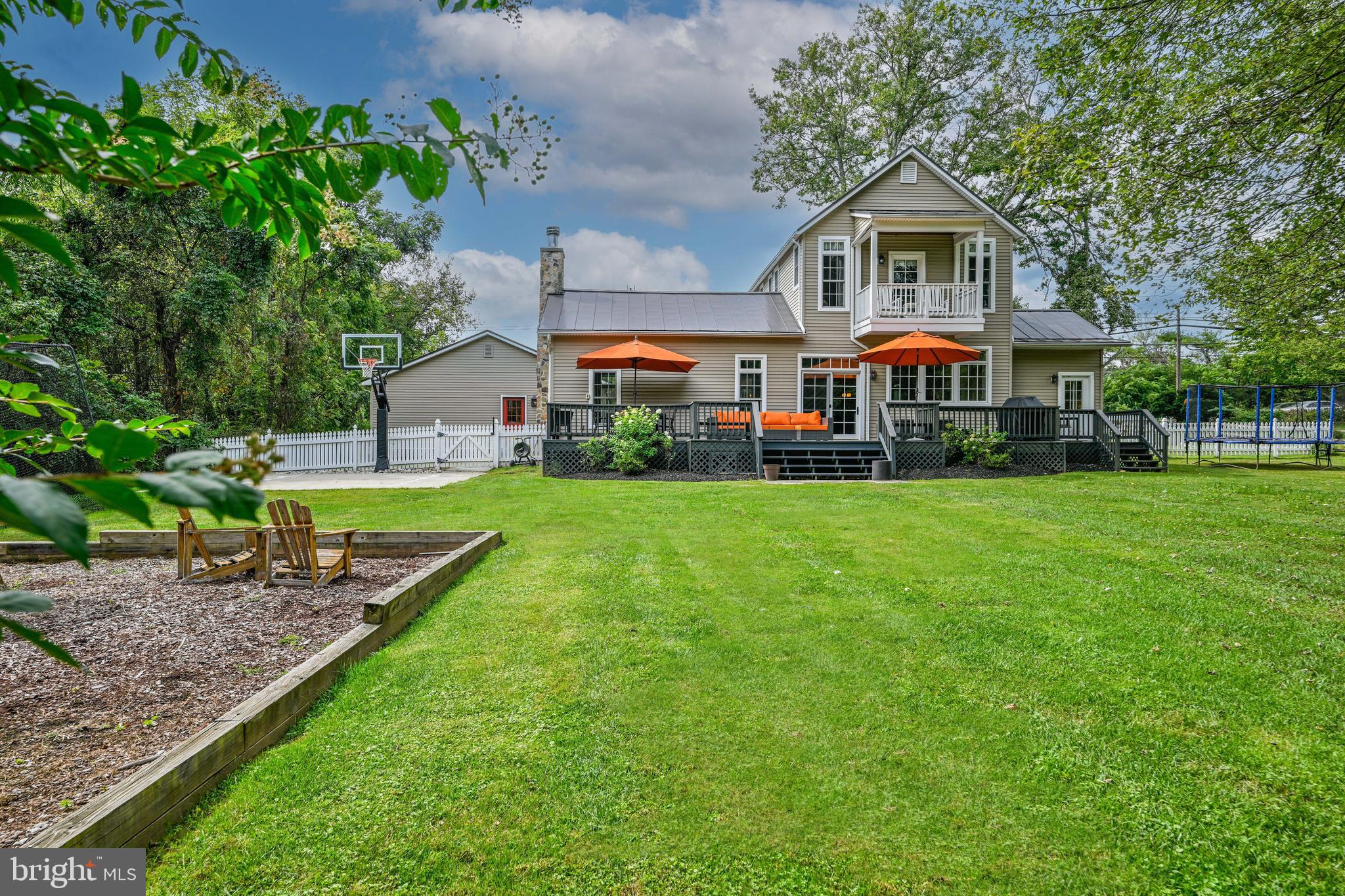 COACHMANS FIELD - Residential