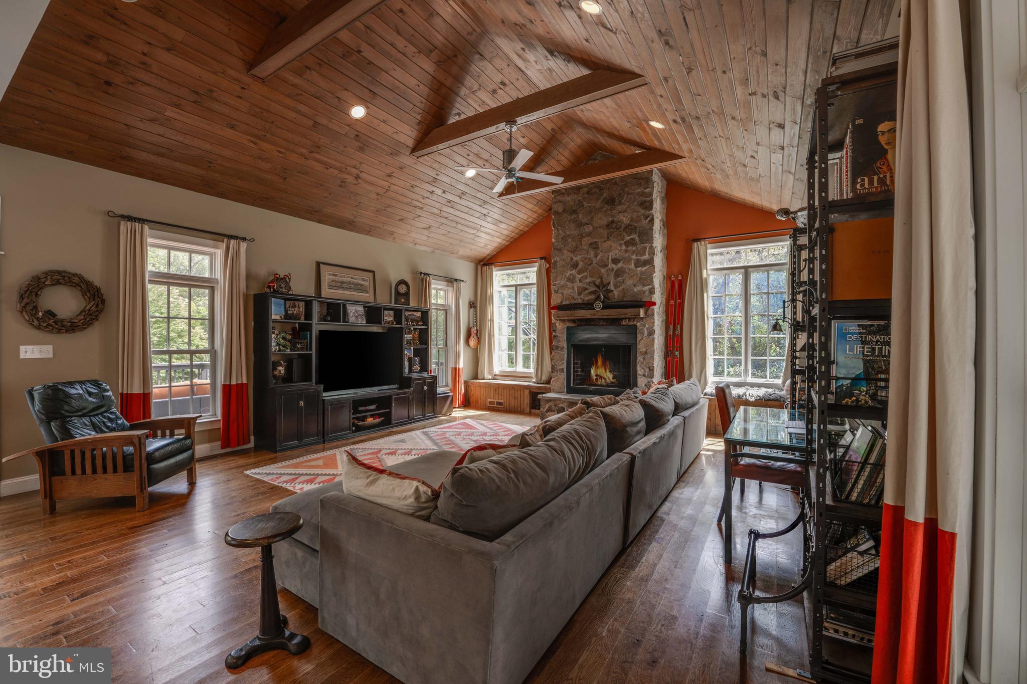 COACHMANS FIELD - Residential