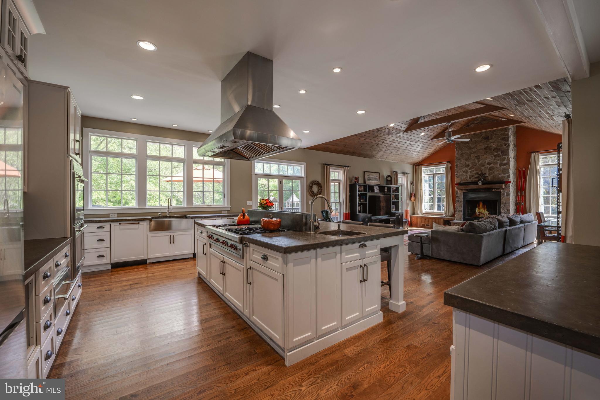 COACHMANS FIELD - Residential