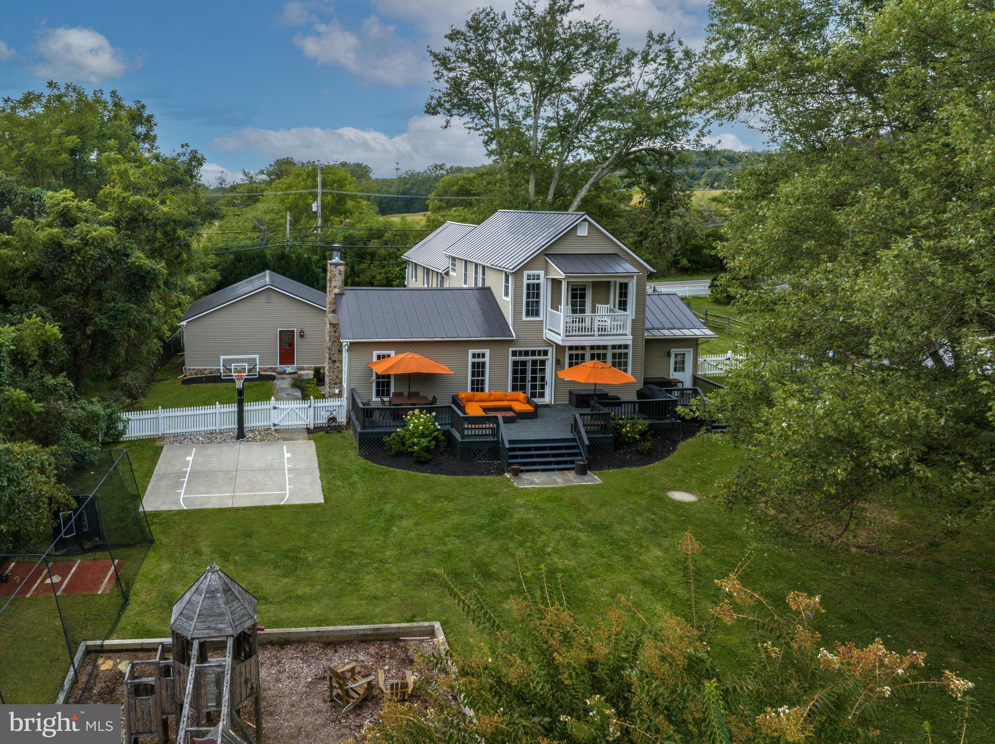 COACHMANS FIELD - Residential