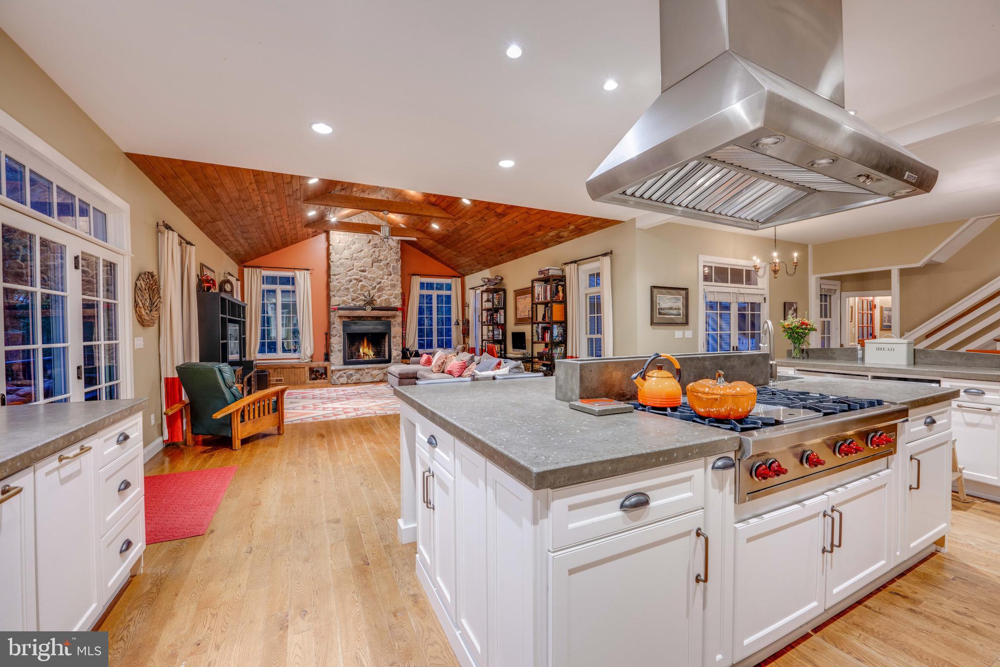 COACHMANS FIELD - Residential