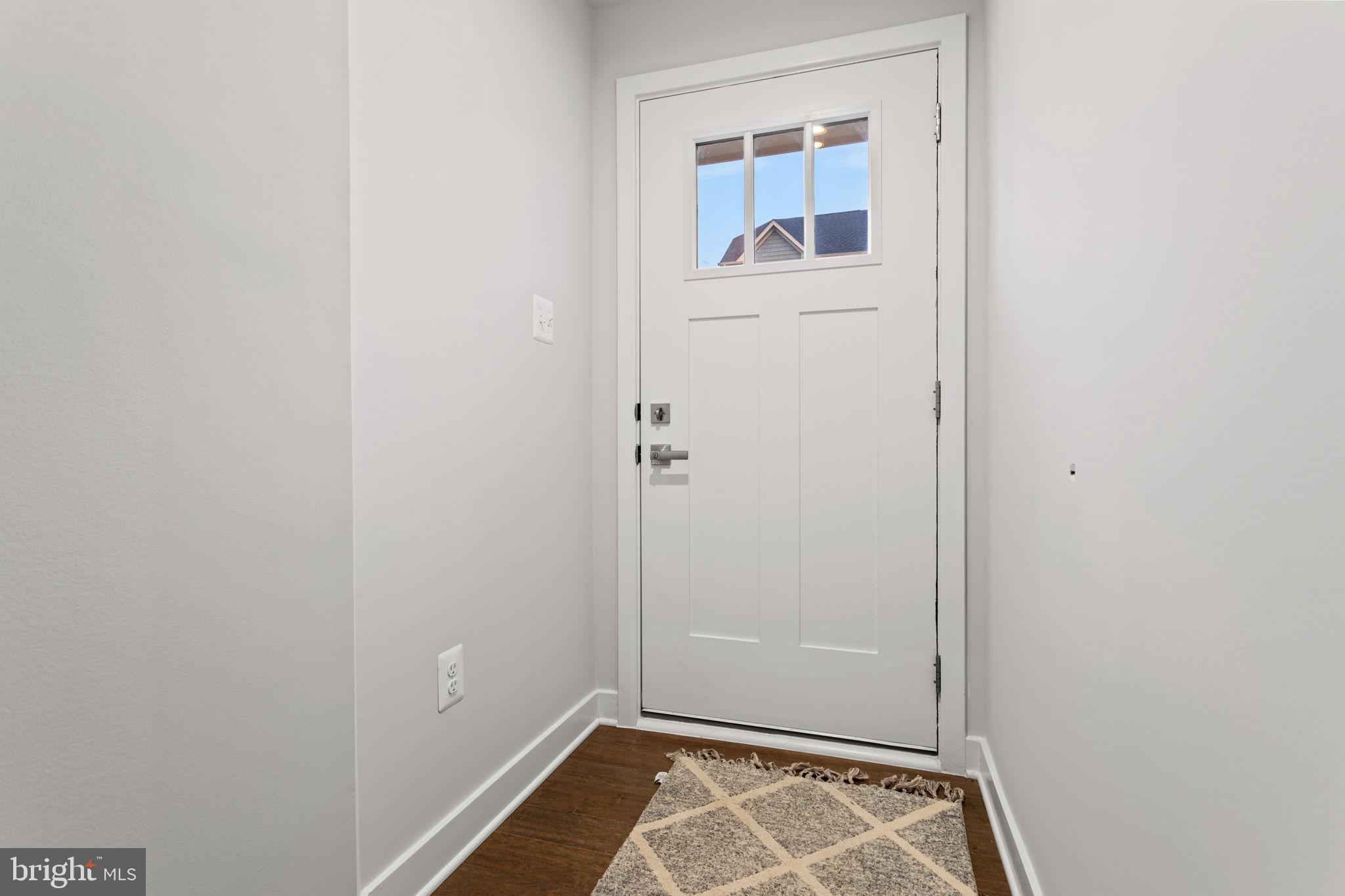 LAKE LINGANORE TOWN CENTER - Residential