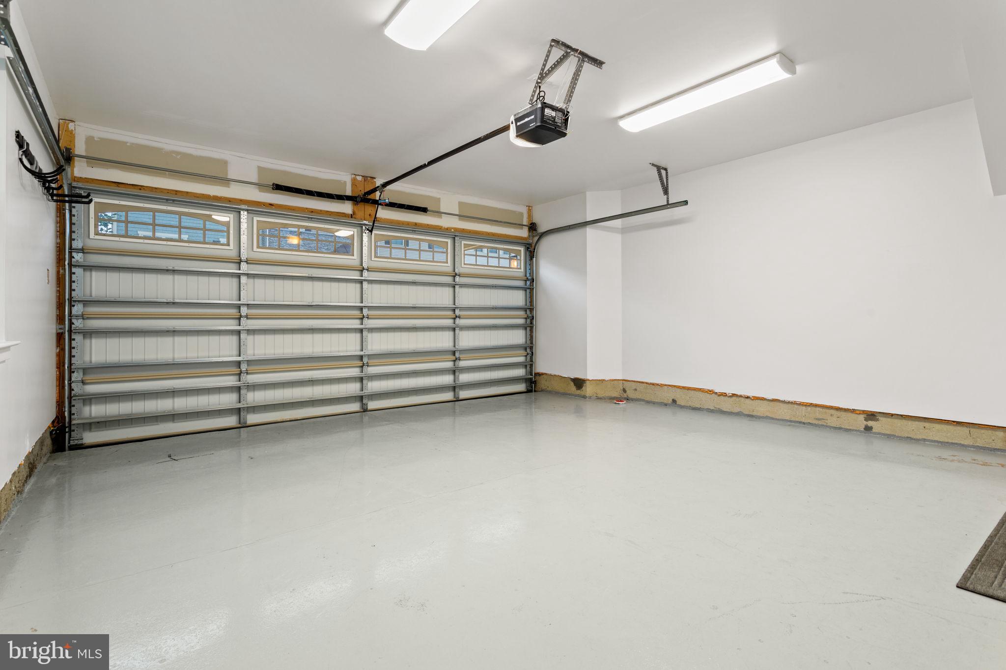 LAKE LINGANORE TOWN CENTER - Residential