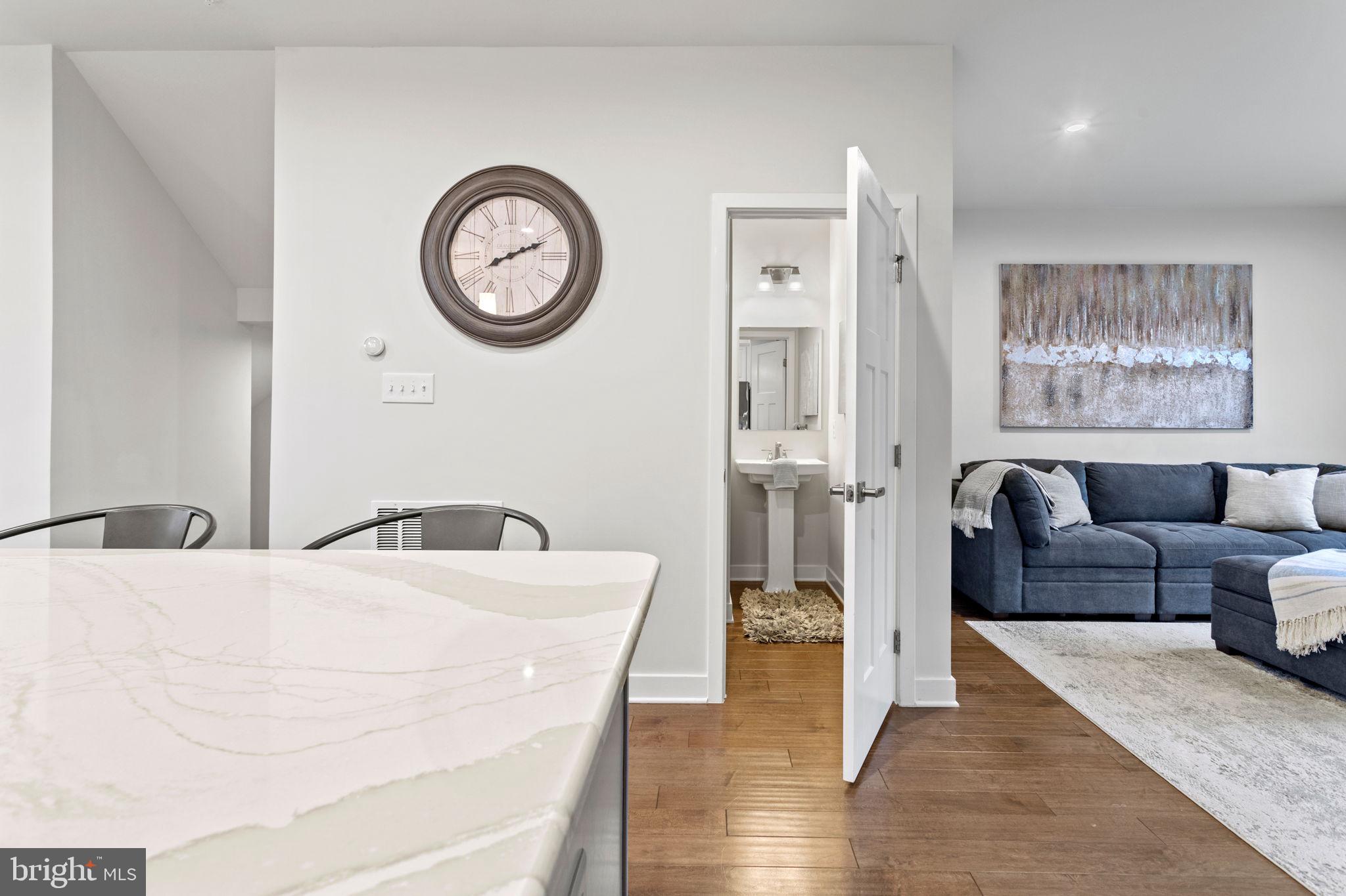 LAKE LINGANORE TOWN CENTER - Residential