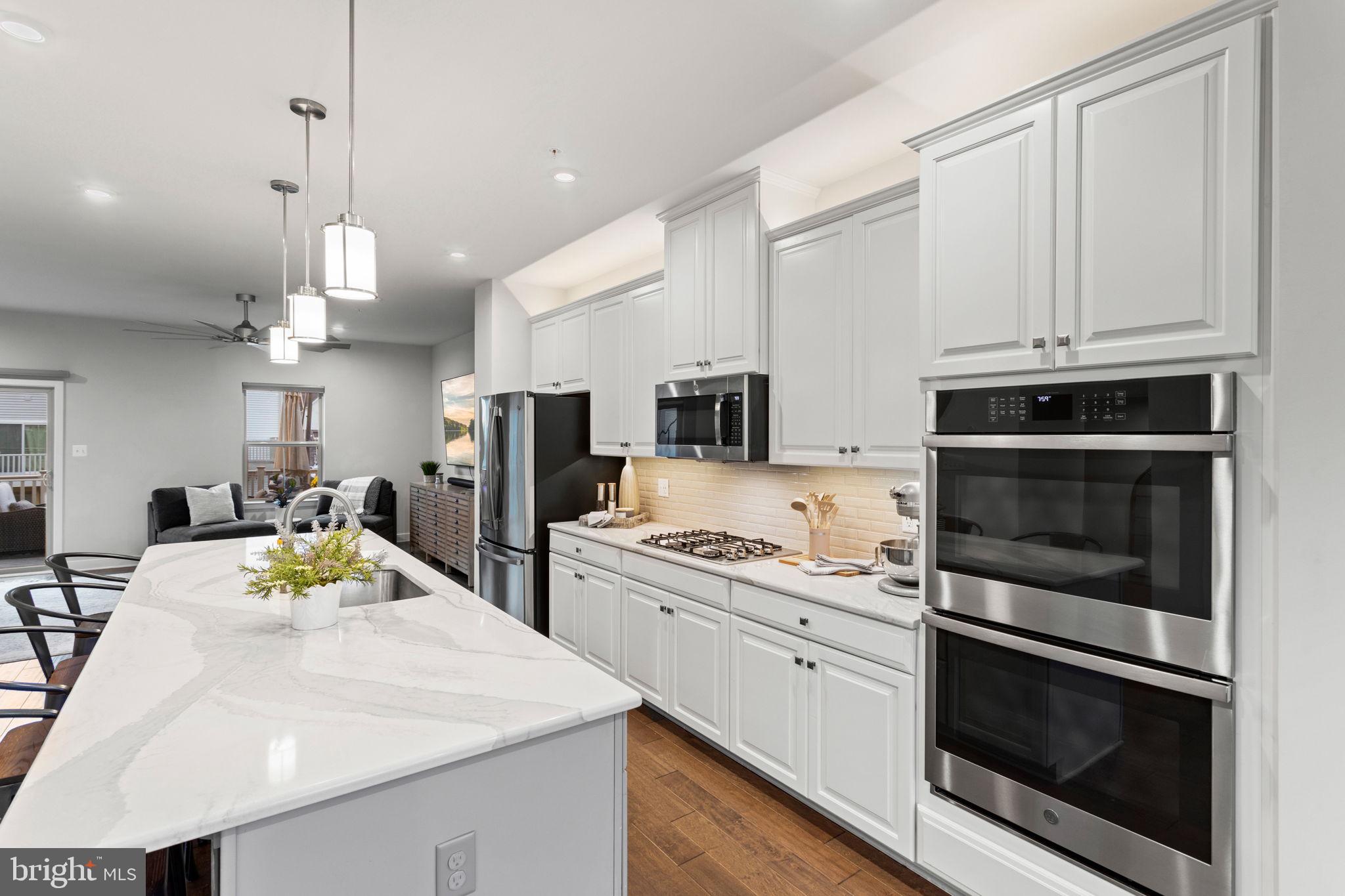 LAKE LINGANORE TOWN CENTER - Residential