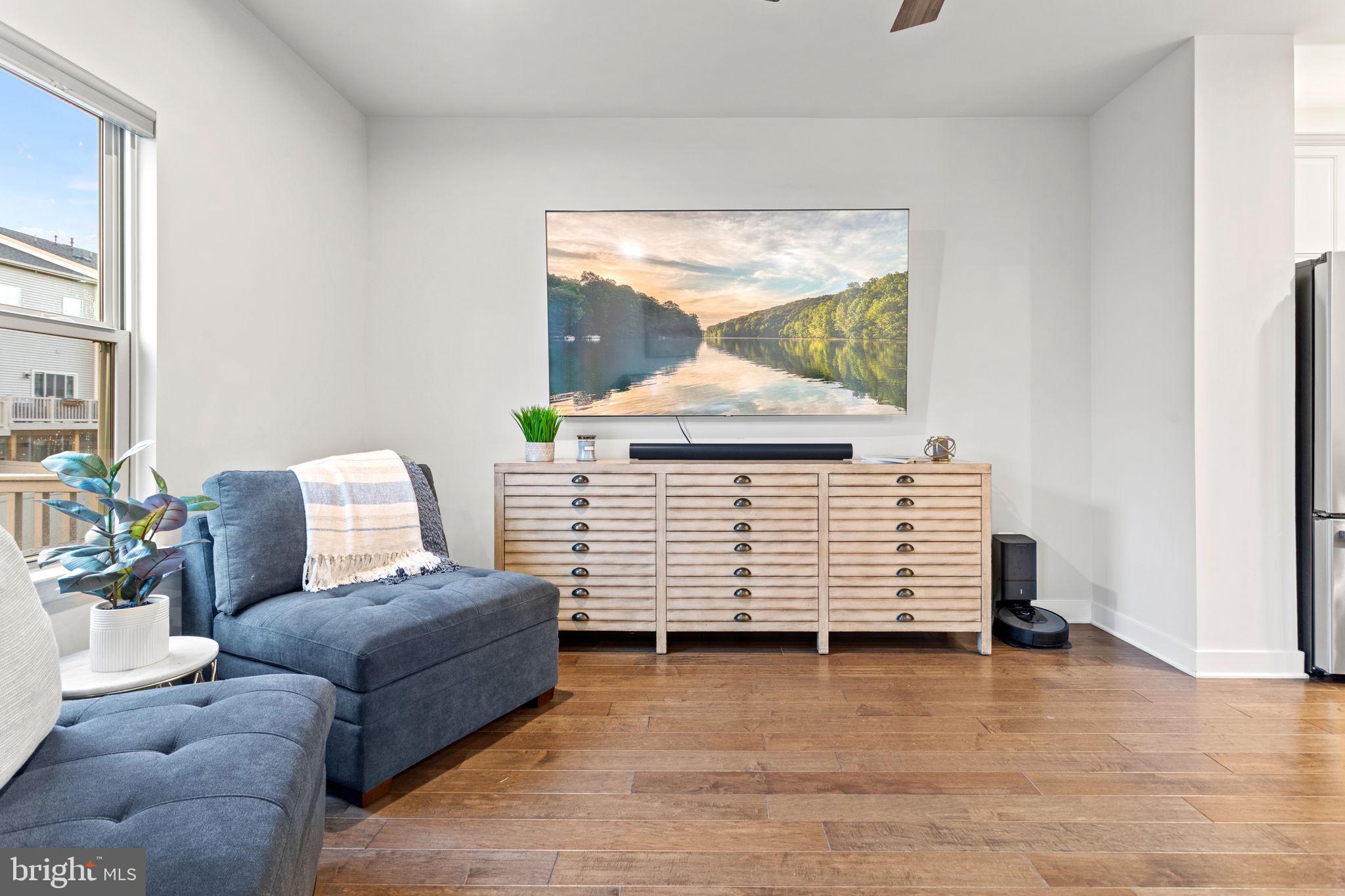 LAKE LINGANORE TOWN CENTER - Residential