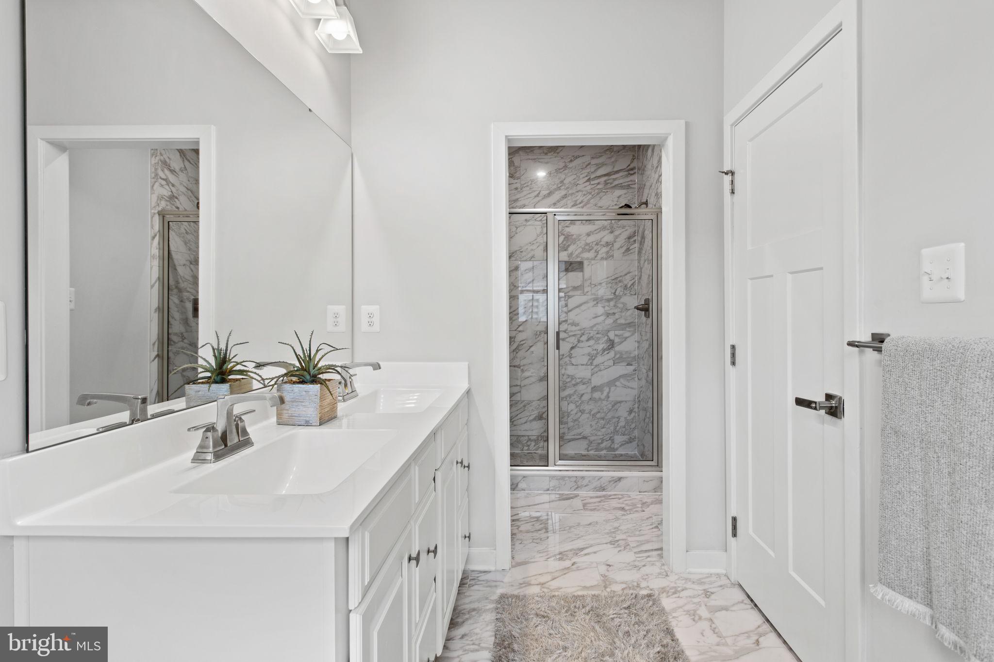 LAKE LINGANORE TOWN CENTER - Residential