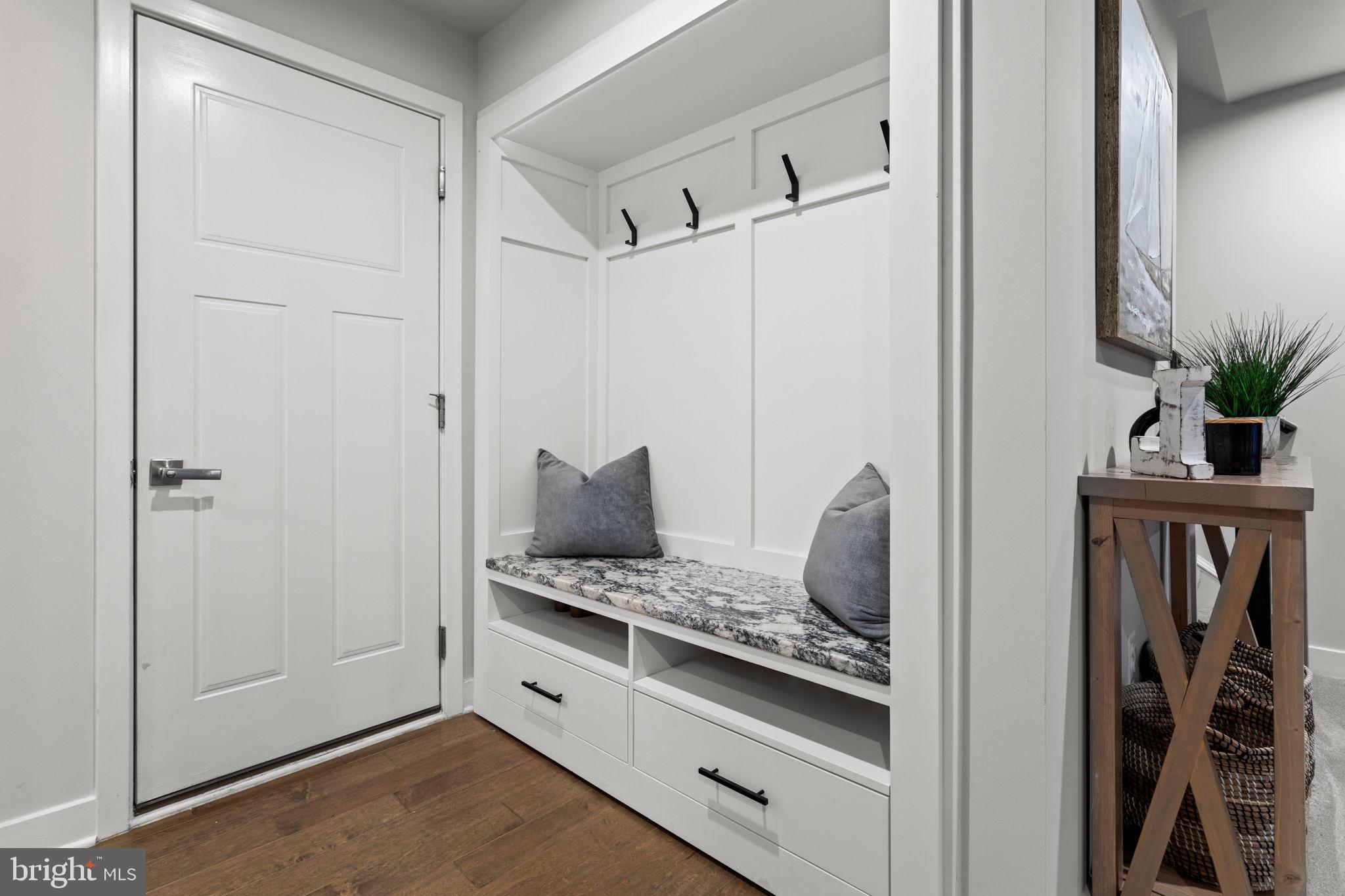 LAKE LINGANORE TOWN CENTER - Residential