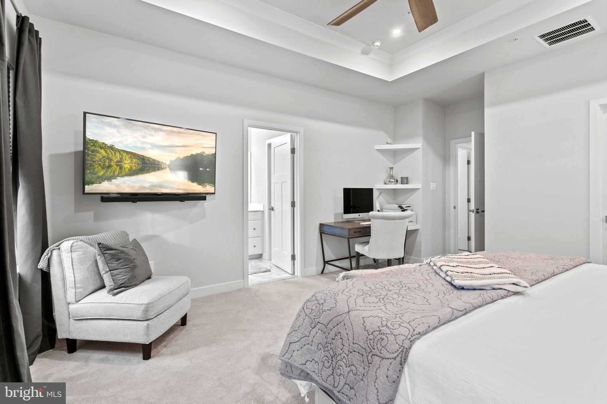 LAKE LINGANORE TOWN CENTER - Residential