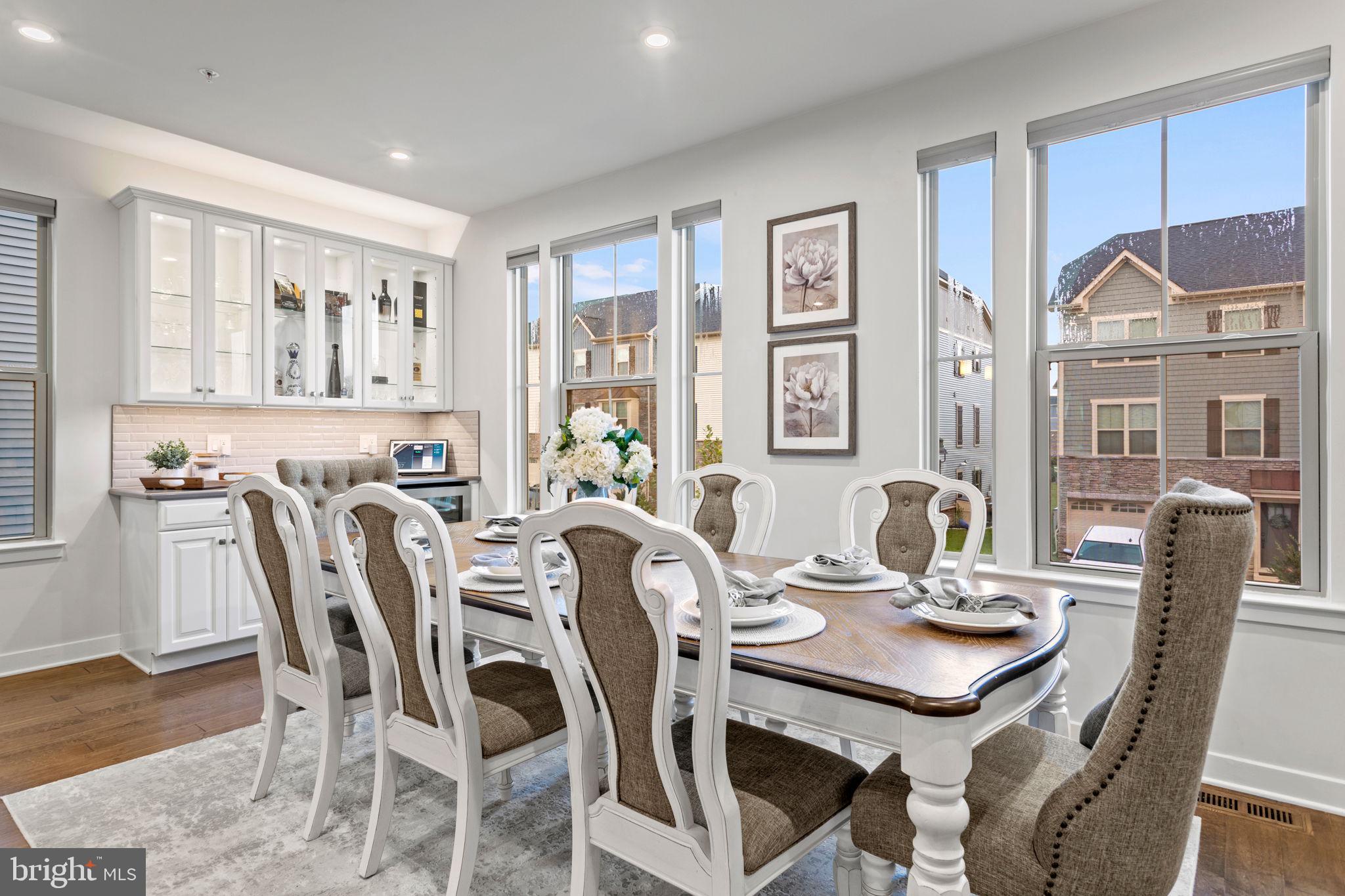 LAKE LINGANORE TOWN CENTER - Residential