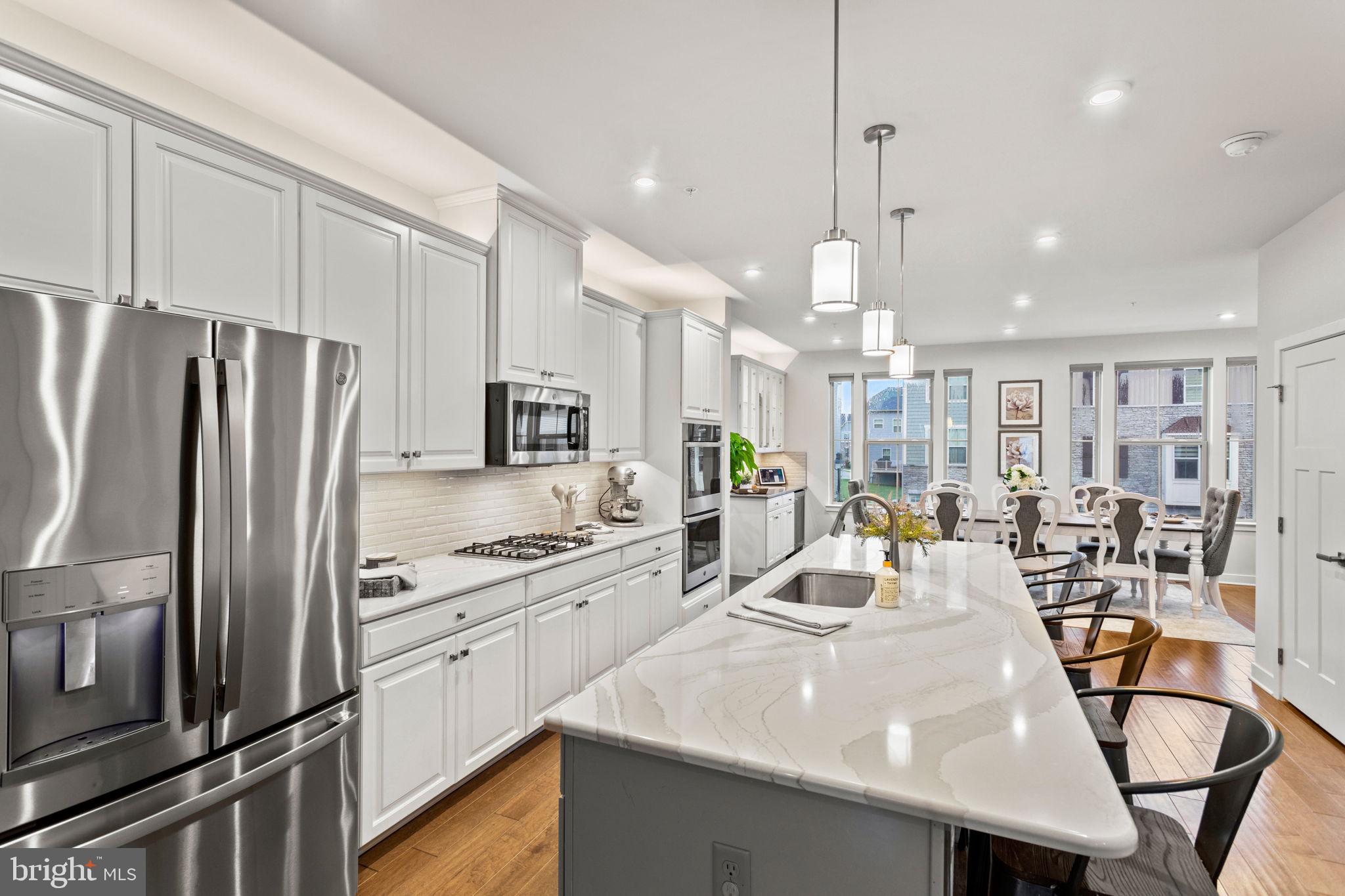 LAKE LINGANORE TOWN CENTER - Residential