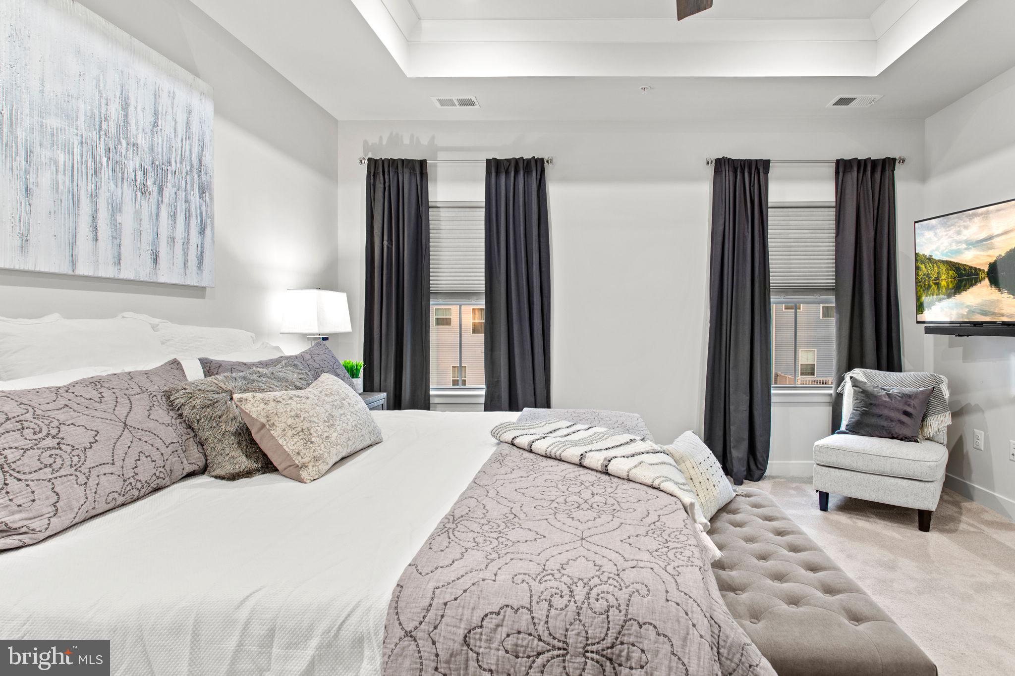 LAKE LINGANORE TOWN CENTER - Residential