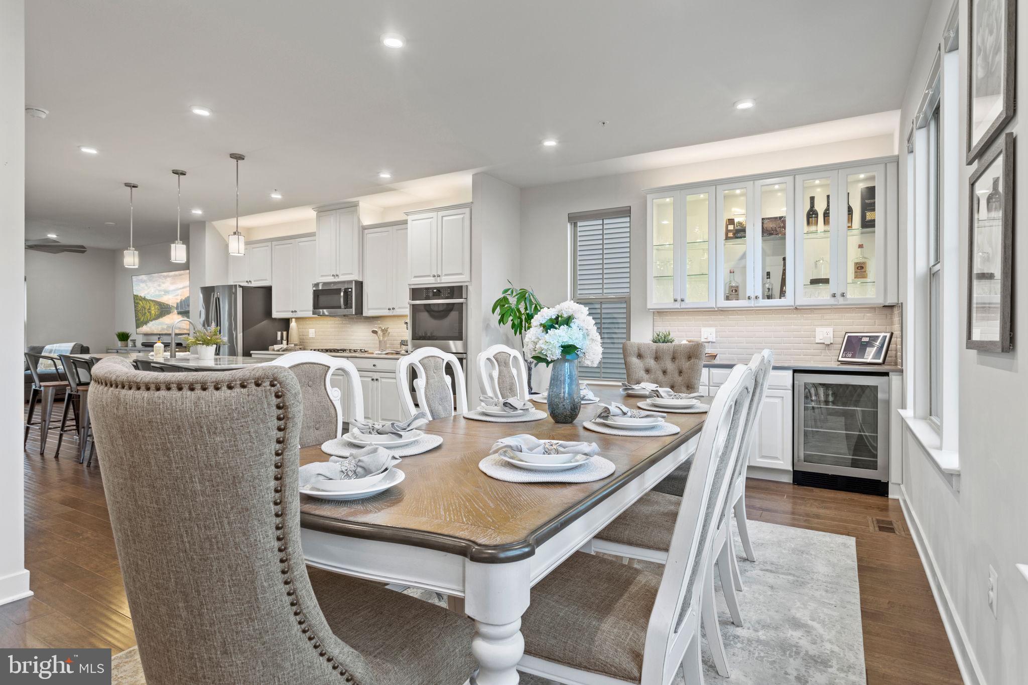 LAKE LINGANORE TOWN CENTER - Residential