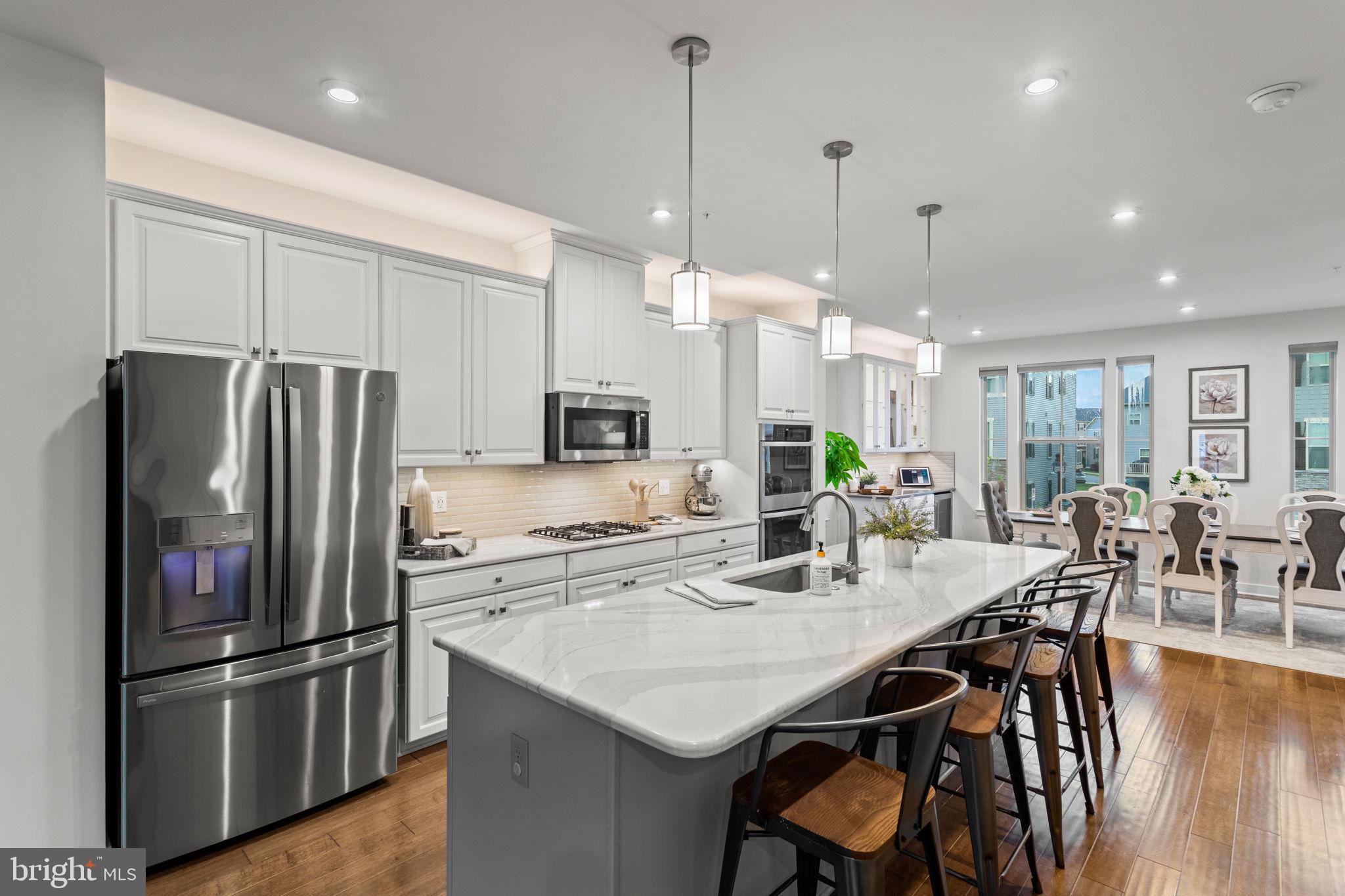 LAKE LINGANORE TOWN CENTER - Residential