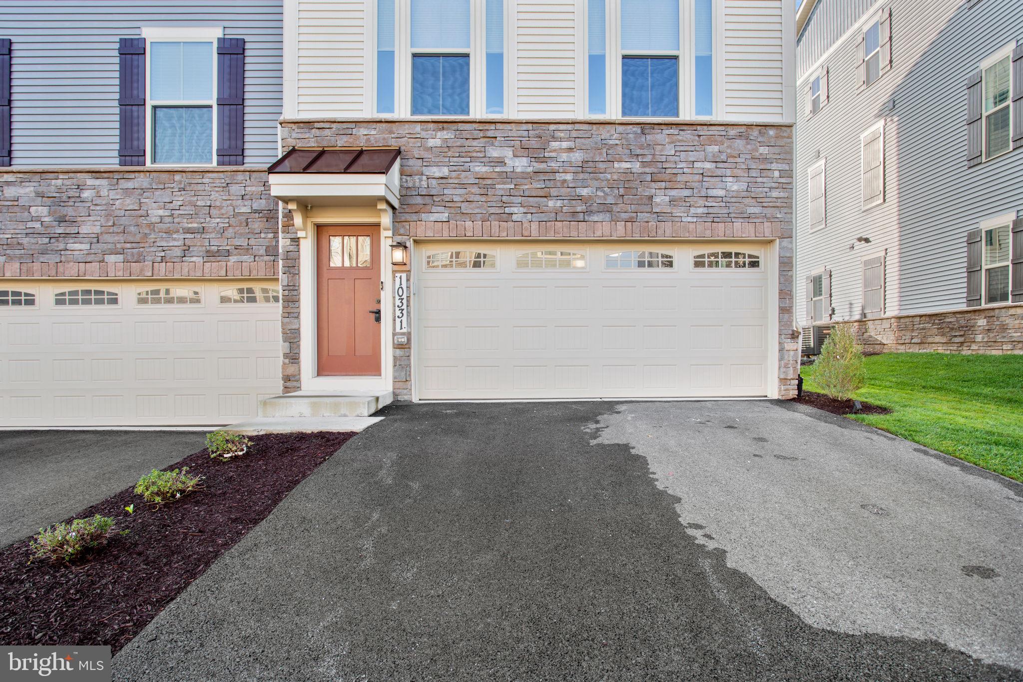 LAKE LINGANORE TOWN CENTER - Residential