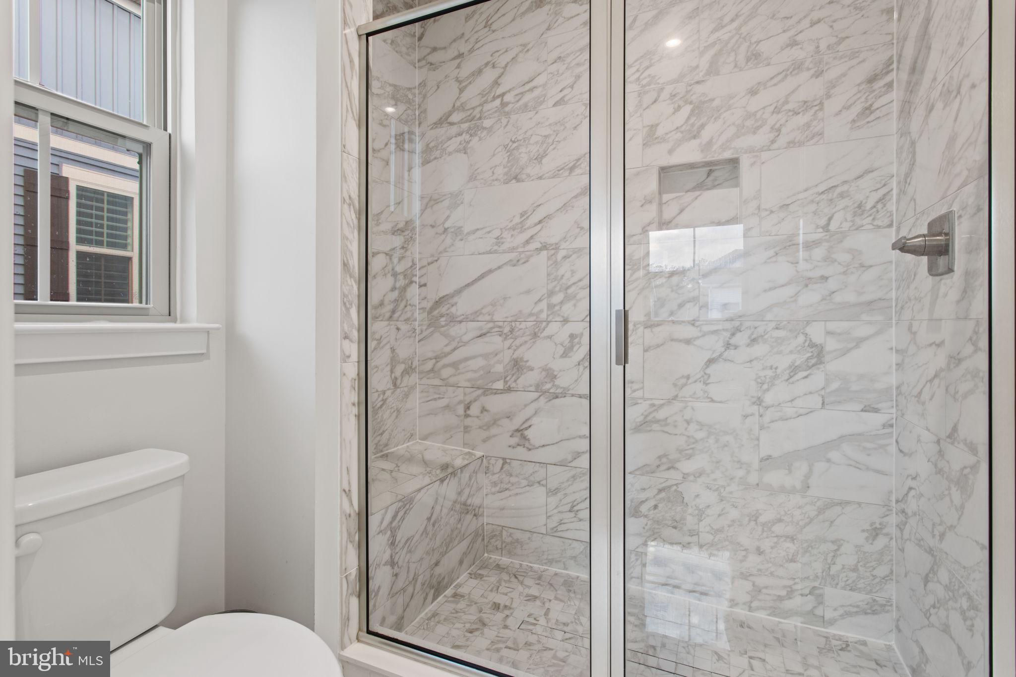 LAKE LINGANORE TOWN CENTER - Residential