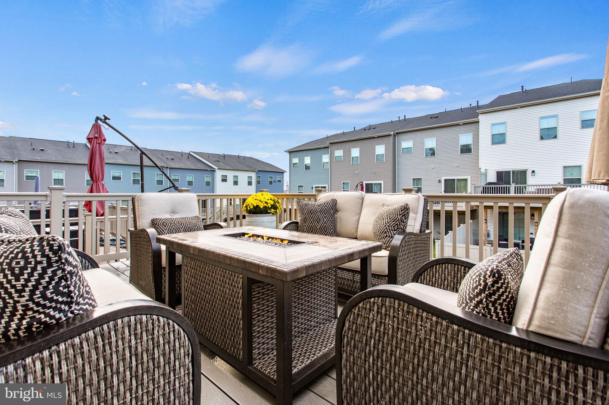 LAKE LINGANORE TOWN CENTER - Residential