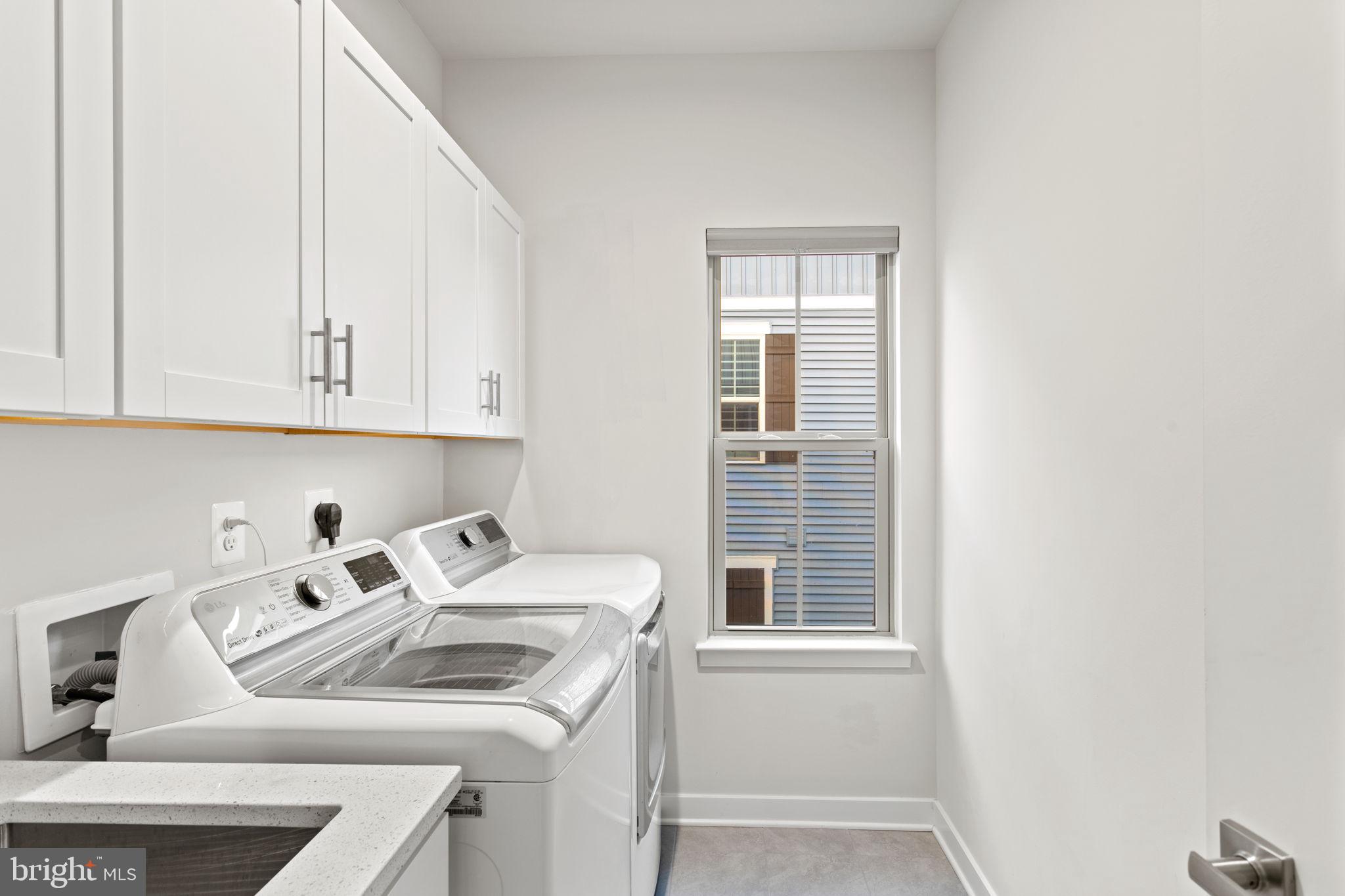 LAKE LINGANORE TOWN CENTER - Residential