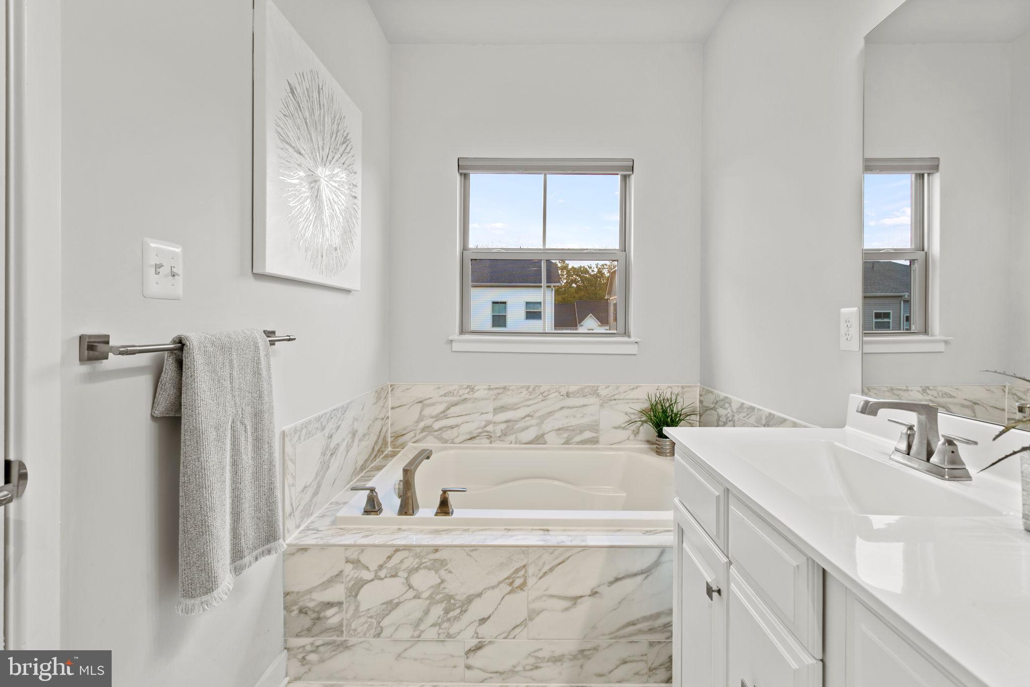 LAKE LINGANORE TOWN CENTER - Residential