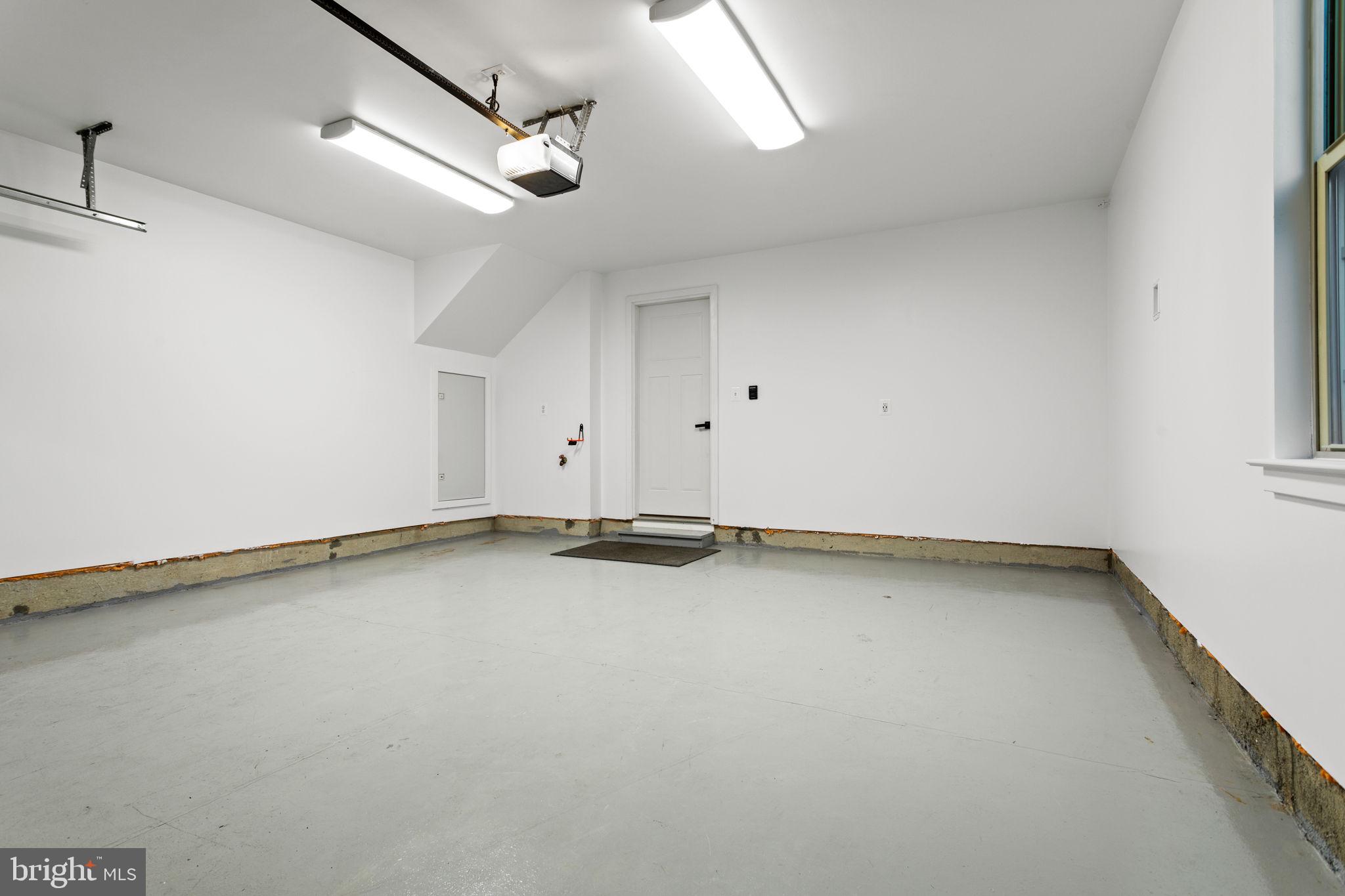 LAKE LINGANORE TOWN CENTER - Residential