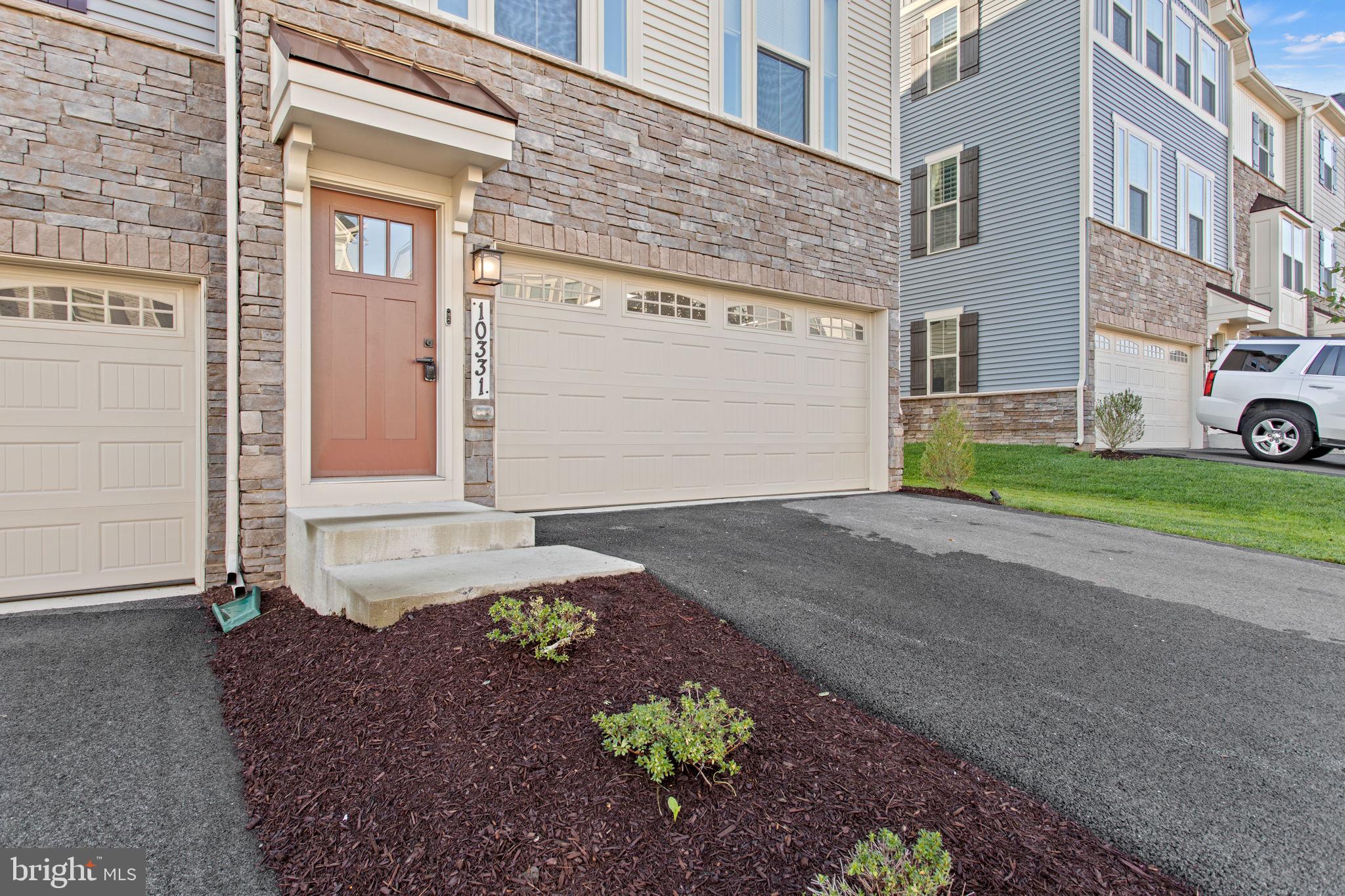 LAKE LINGANORE TOWN CENTER - Residential