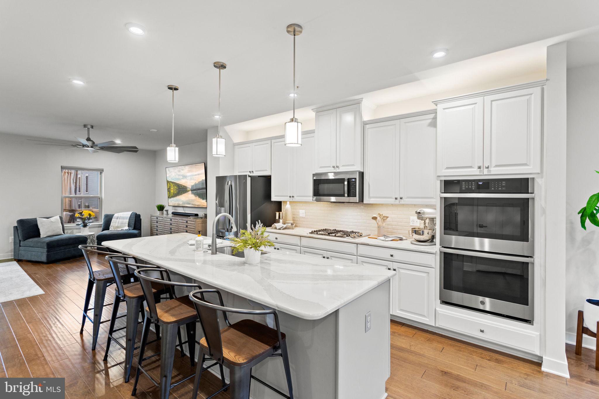 LAKE LINGANORE TOWN CENTER - Residential