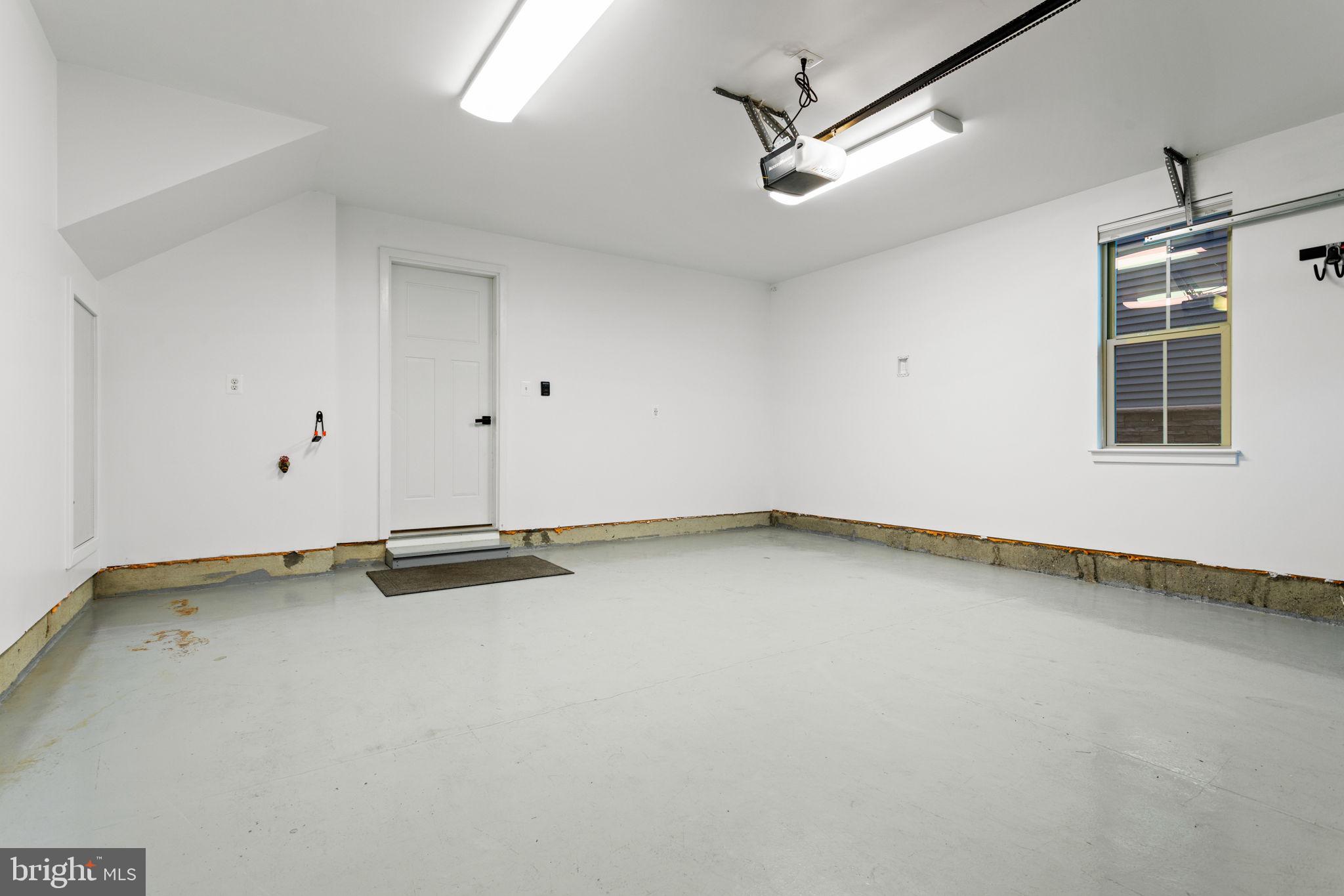 LAKE LINGANORE TOWN CENTER - Residential