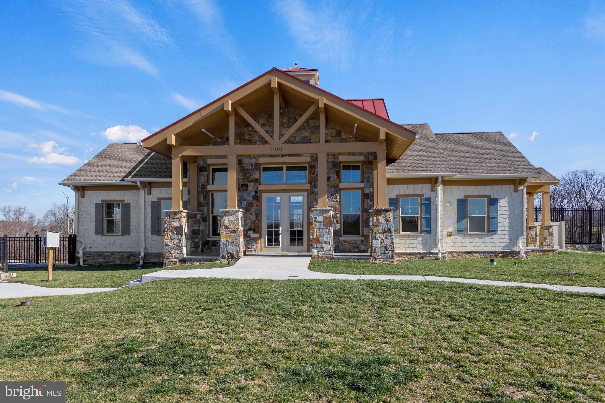 LAKE LINGANORE TOWN CENTER - Residential