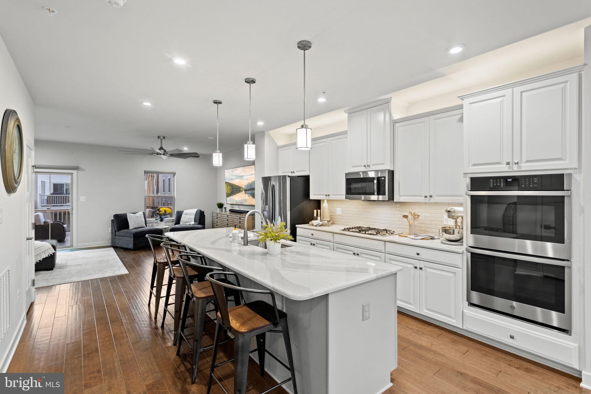 LAKE LINGANORE TOWN CENTER - Residential