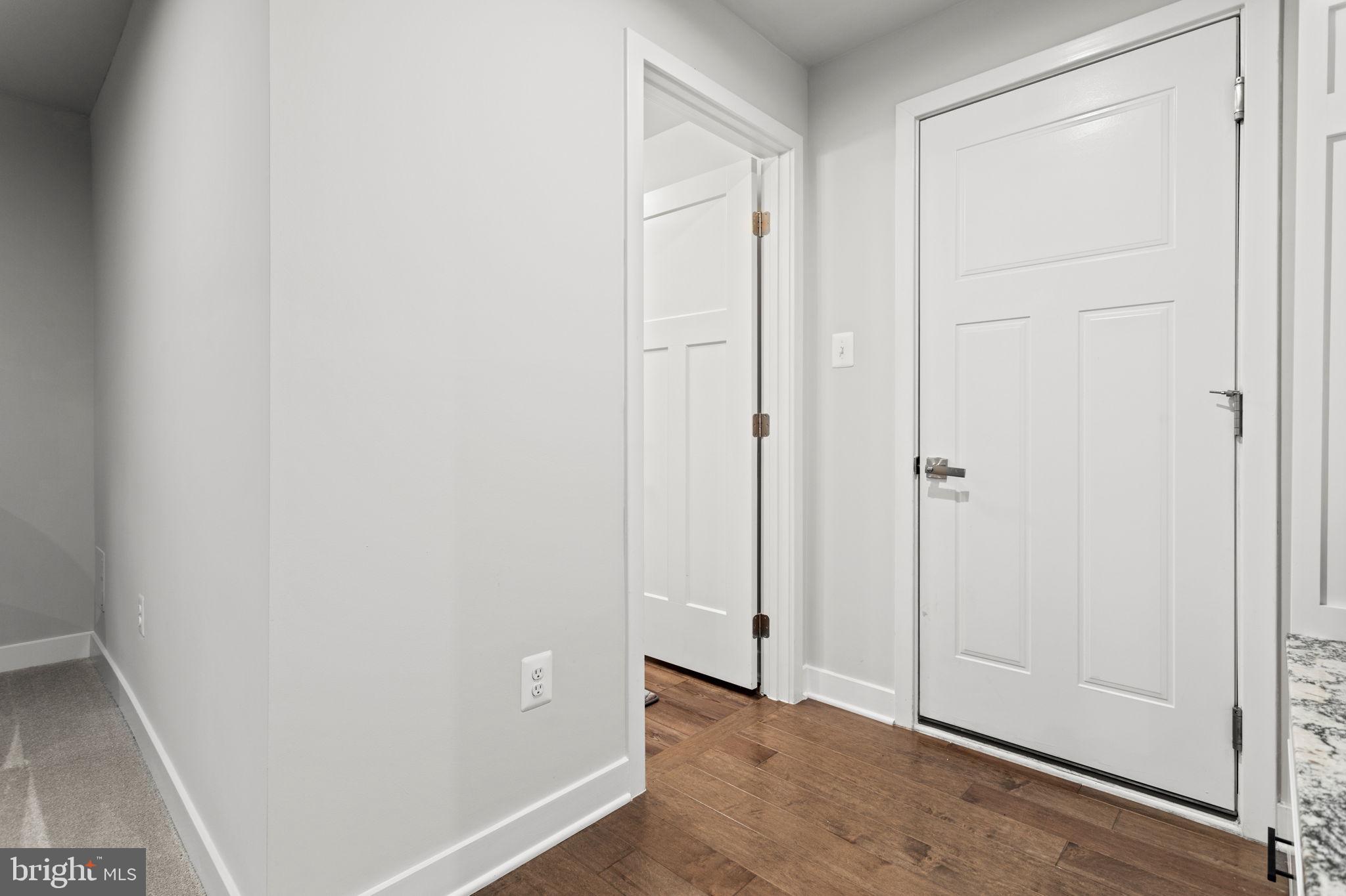 LAKE LINGANORE TOWN CENTER - Residential