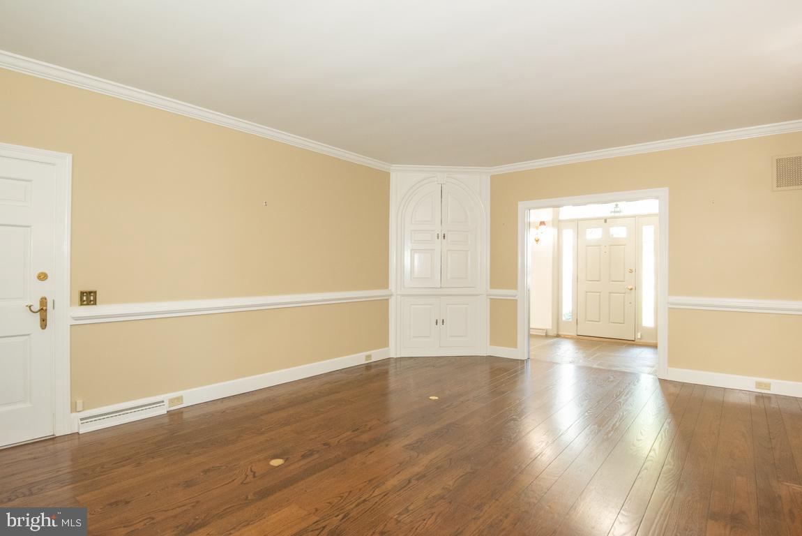 EAST PETERSBURG - Residential