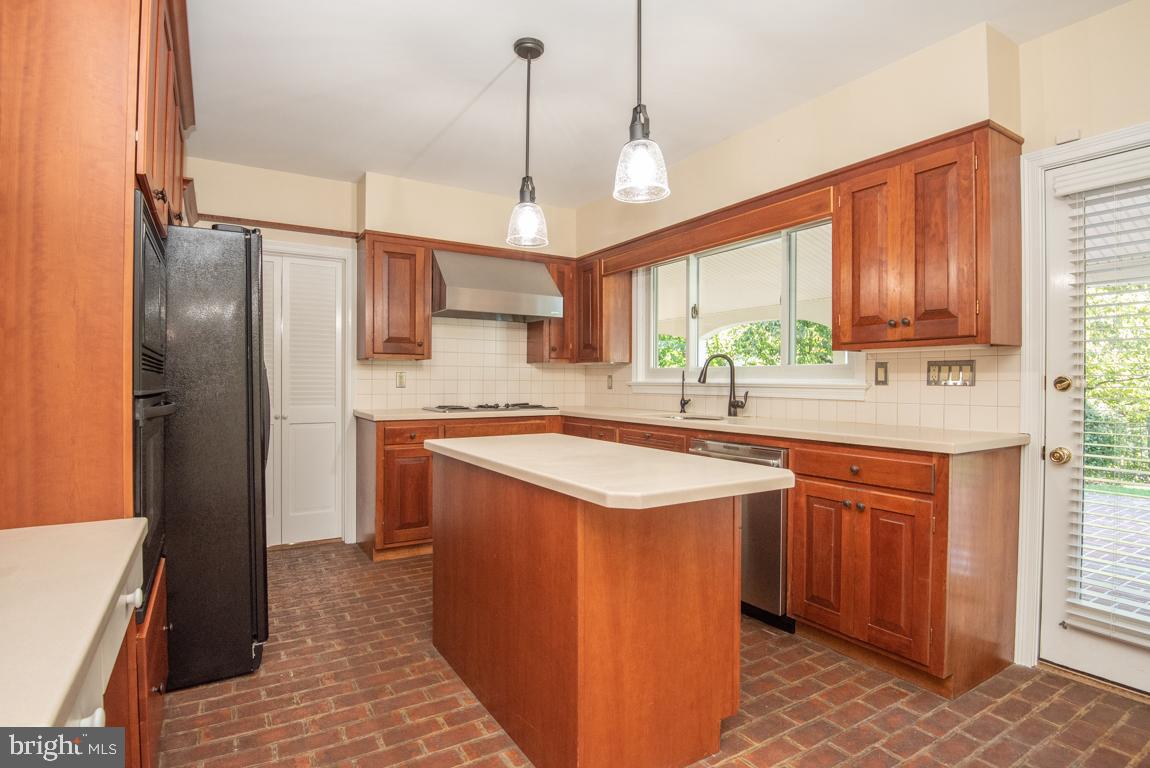 EAST PETERSBURG - Residential