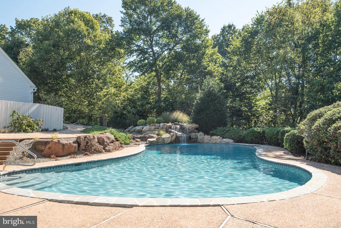 EAST PETERSBURG - Residential