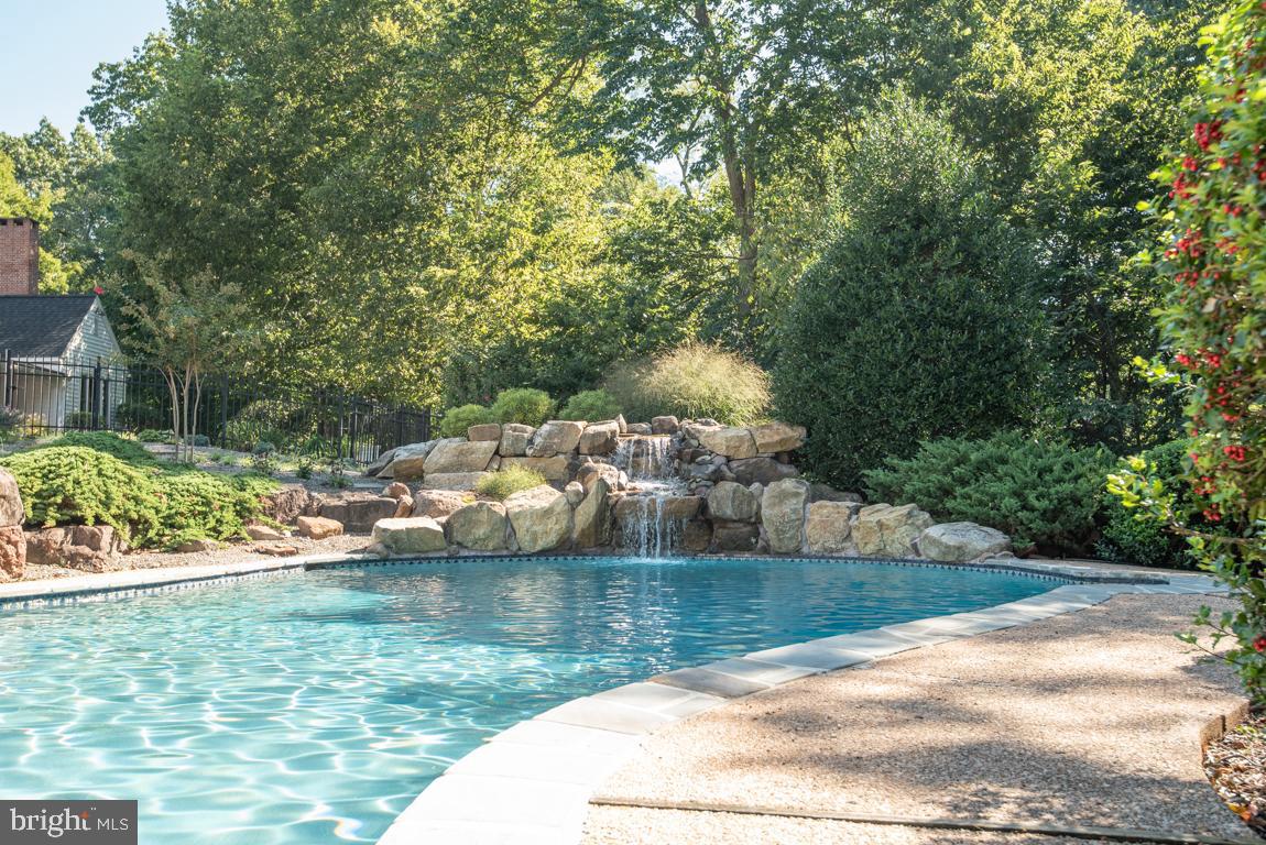 EAST PETERSBURG - Residential