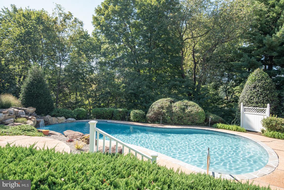 EAST PETERSBURG - Residential