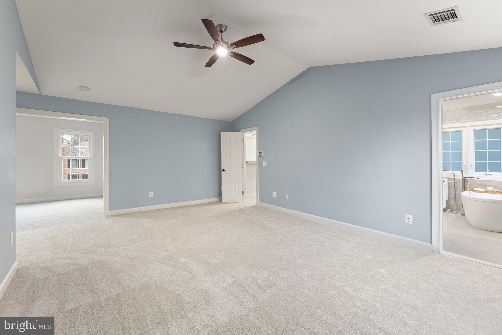 ASHBURN FARM - Residential